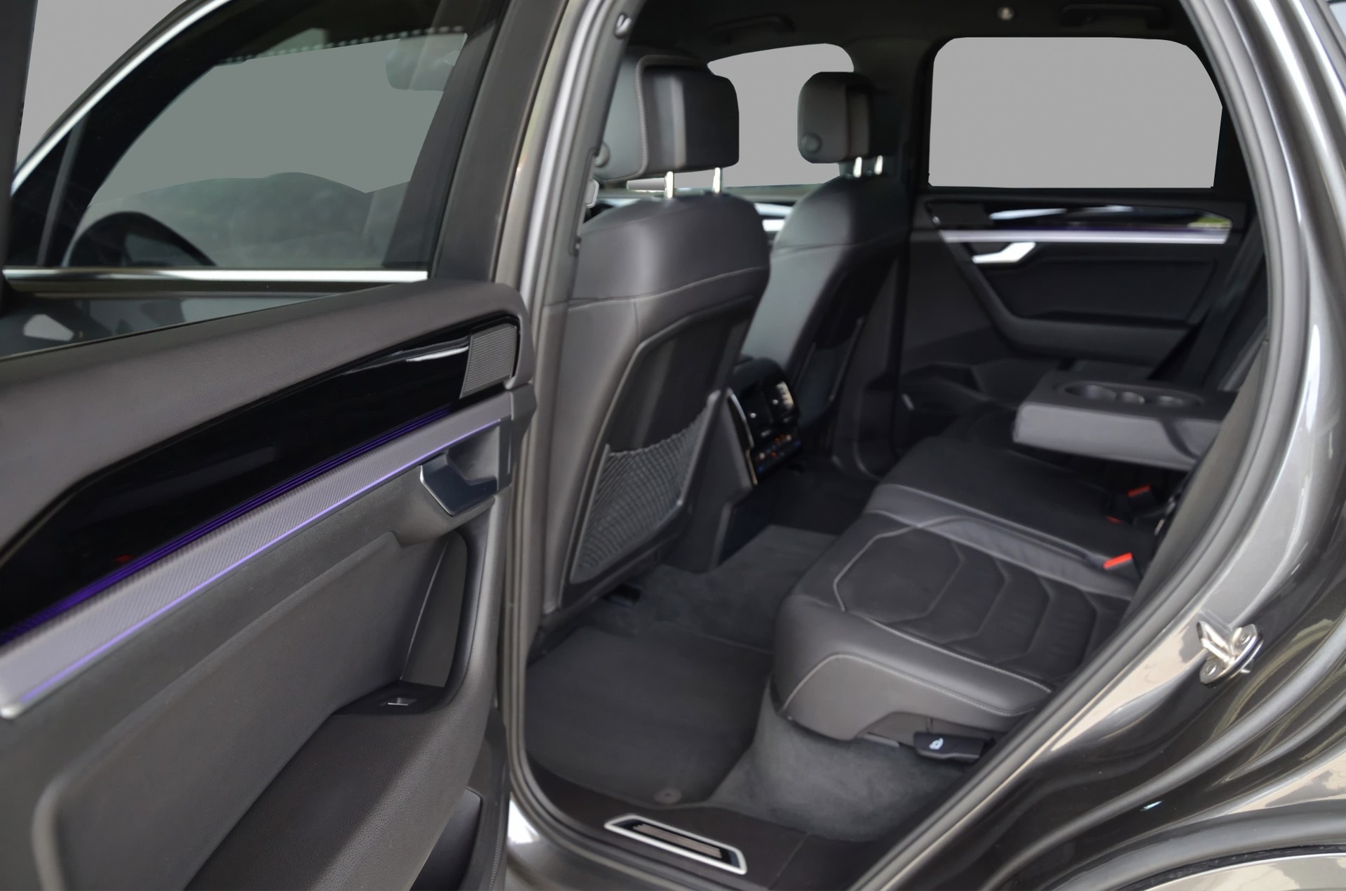 VW Touareg 3.0 TDI R Line Tiptronic*Ab MFK,VW Werksgarantie bis 26.01.2028 oder 100'000km*-image-9