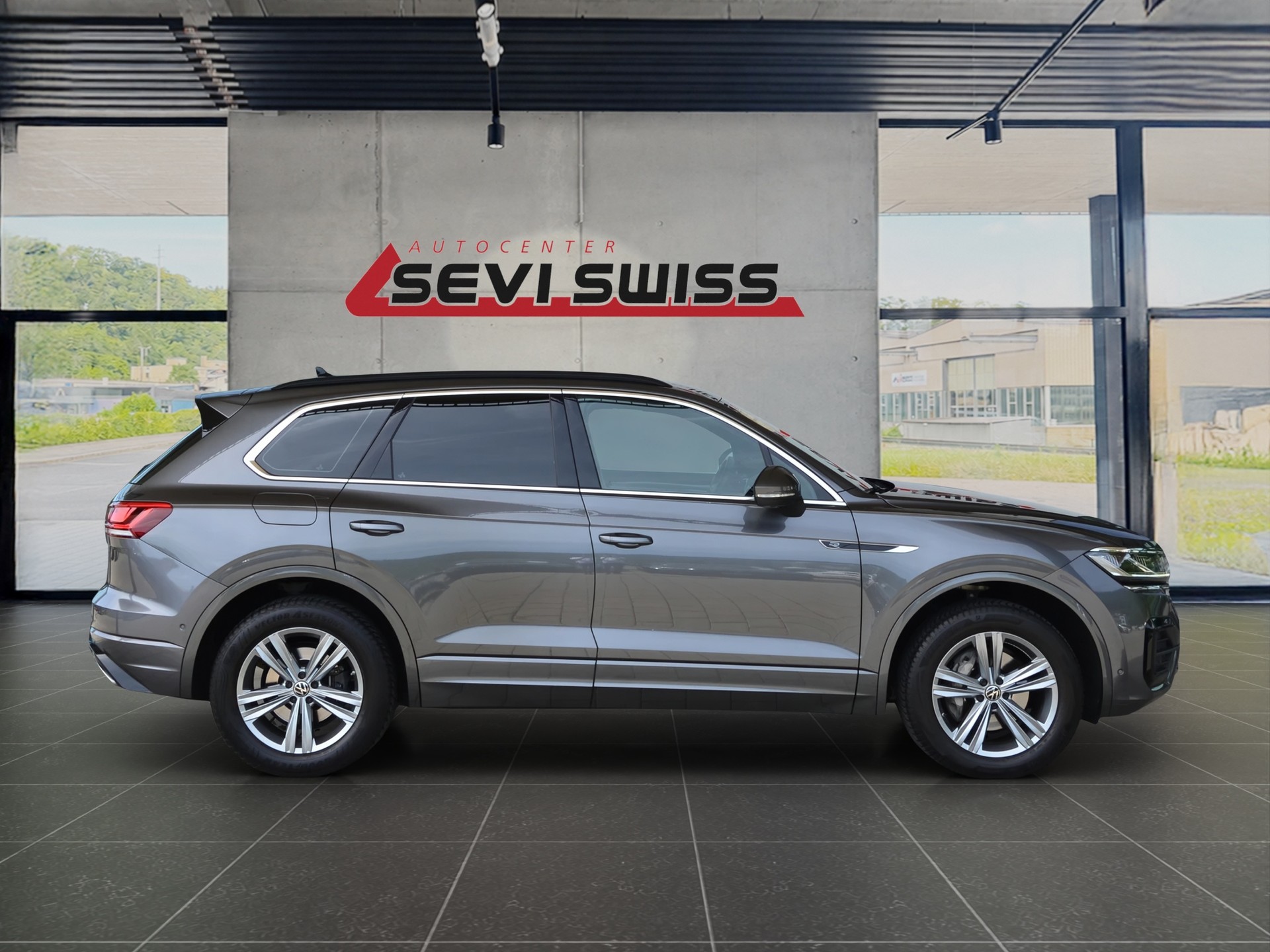 VW Touareg 3.0 TDI R Line Tiptronic*Ab MFK,VW Werksgarantie bis 26.01.2028 oder 100'000km*-showroom-element-1