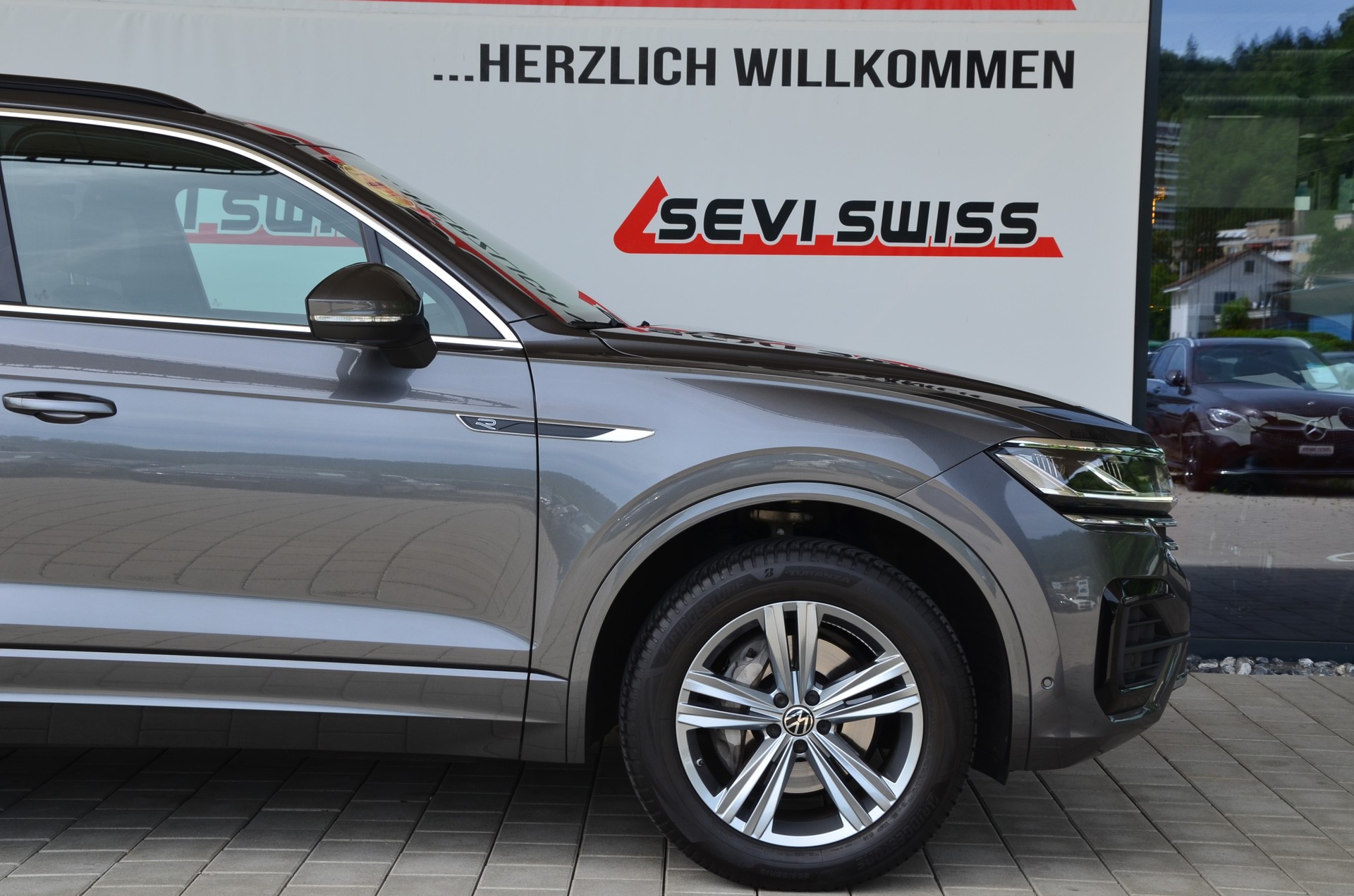 VW Touareg 3.0 TDI R Line Tiptronic*Ab MFK,VW Werksgarantie bis 26.01.2028 oder 100'000km*-showroom-element-2