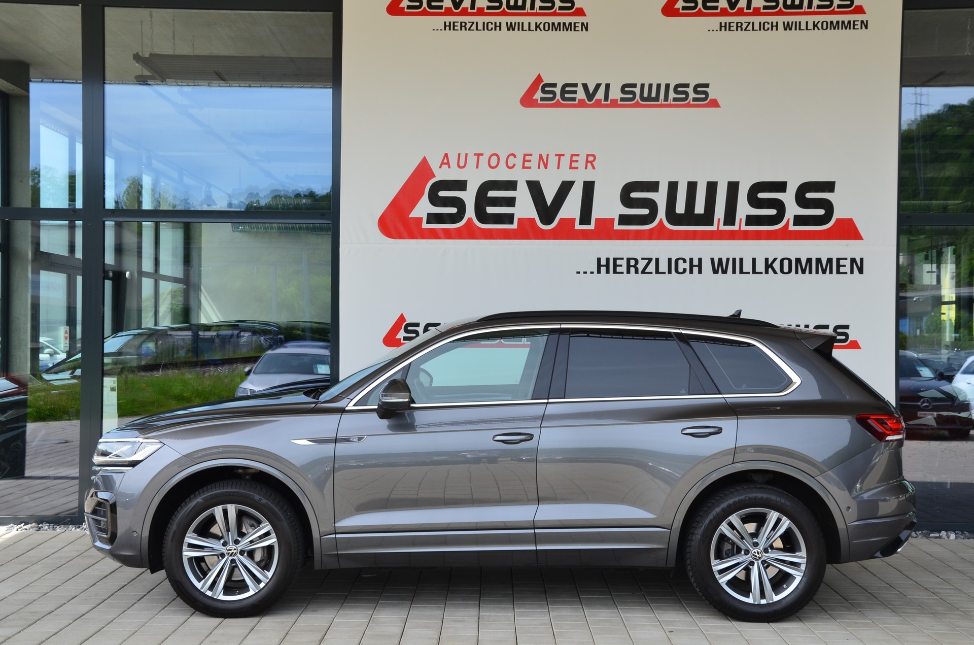 VW Touareg 3.0 TDI R Line Tiptronic*Ab MFK,VW Werksgarantie bis 26.01.2028 oder 100'000km*-image-8