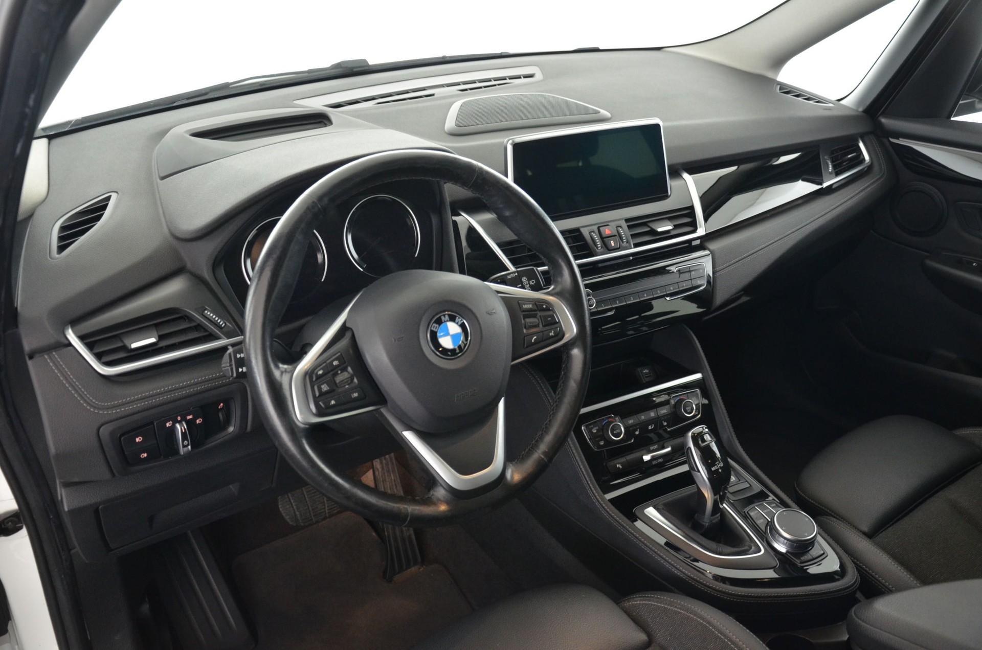 BMW 218d xDrive Gran Tourer Steptronic Sport Line-image-10