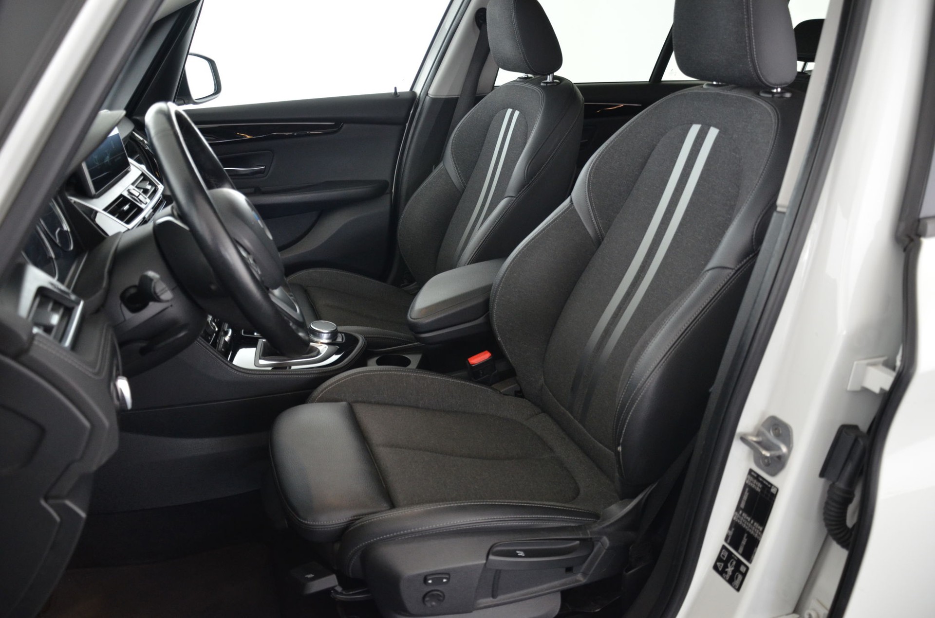 BMW 218d xDrive Gran Tourer Steptronic Sport Line-image-12