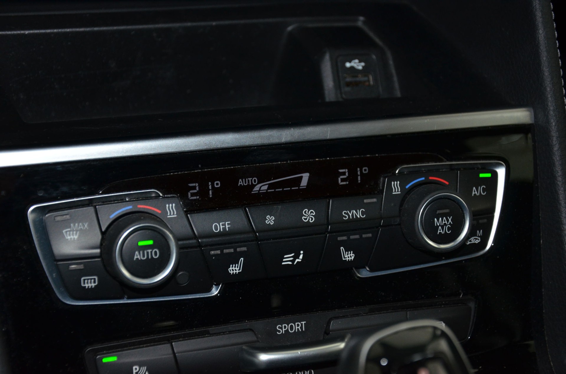 BMW 218d xDrive Gran Tourer Steptronic Sport Line-image-19
