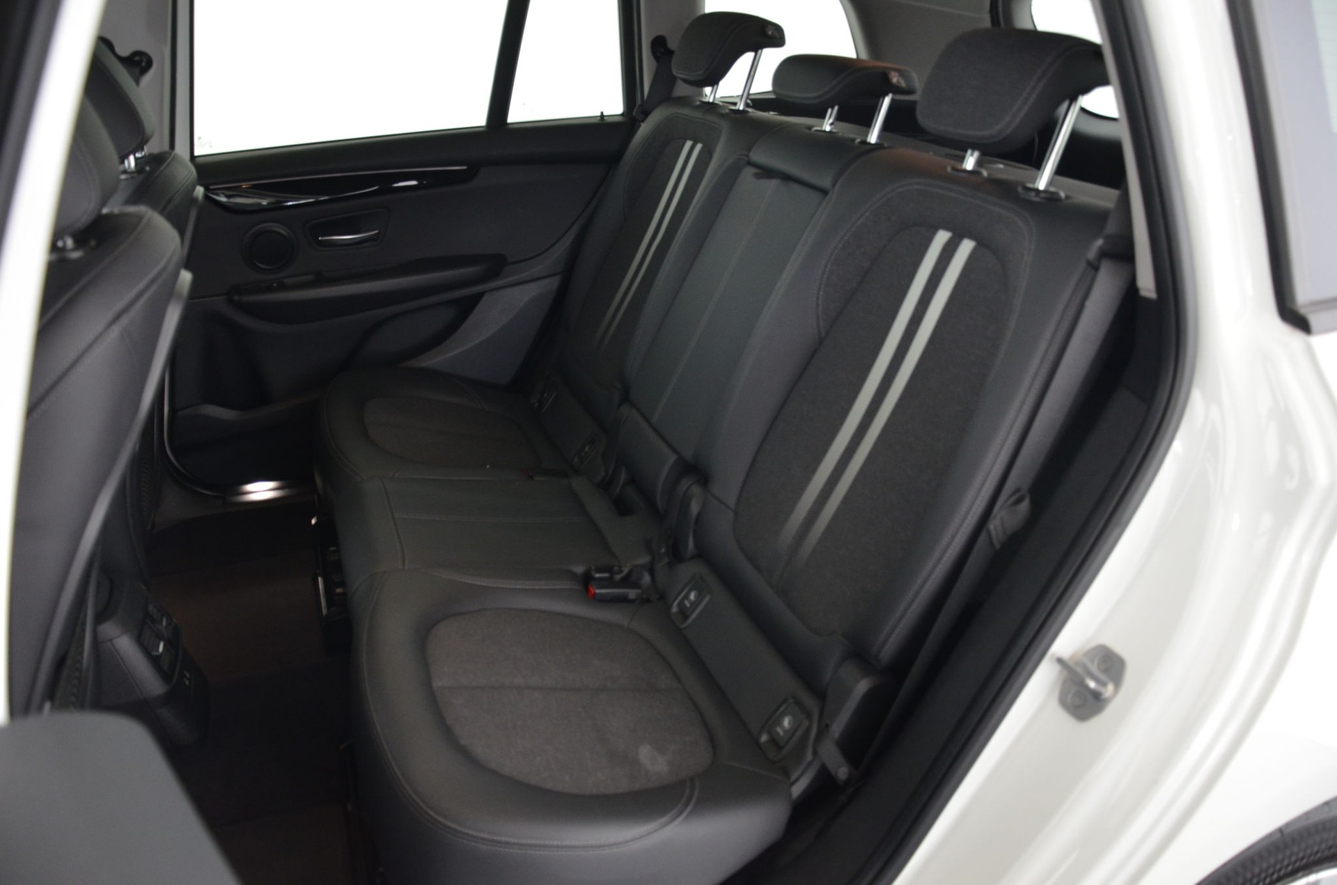 BMW 218d xDrive Gran Tourer Steptronic Sport Line-image-13