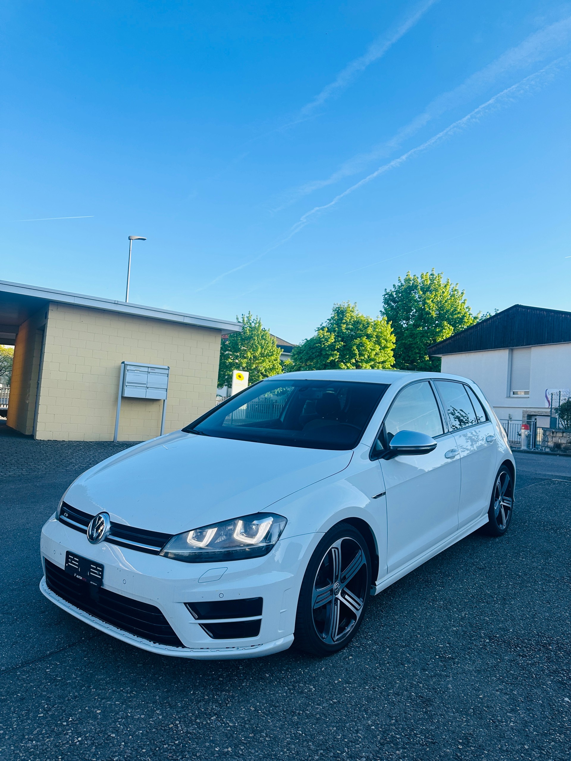 VW Golf 2.0 TSI R 4Motion DSG-image-10