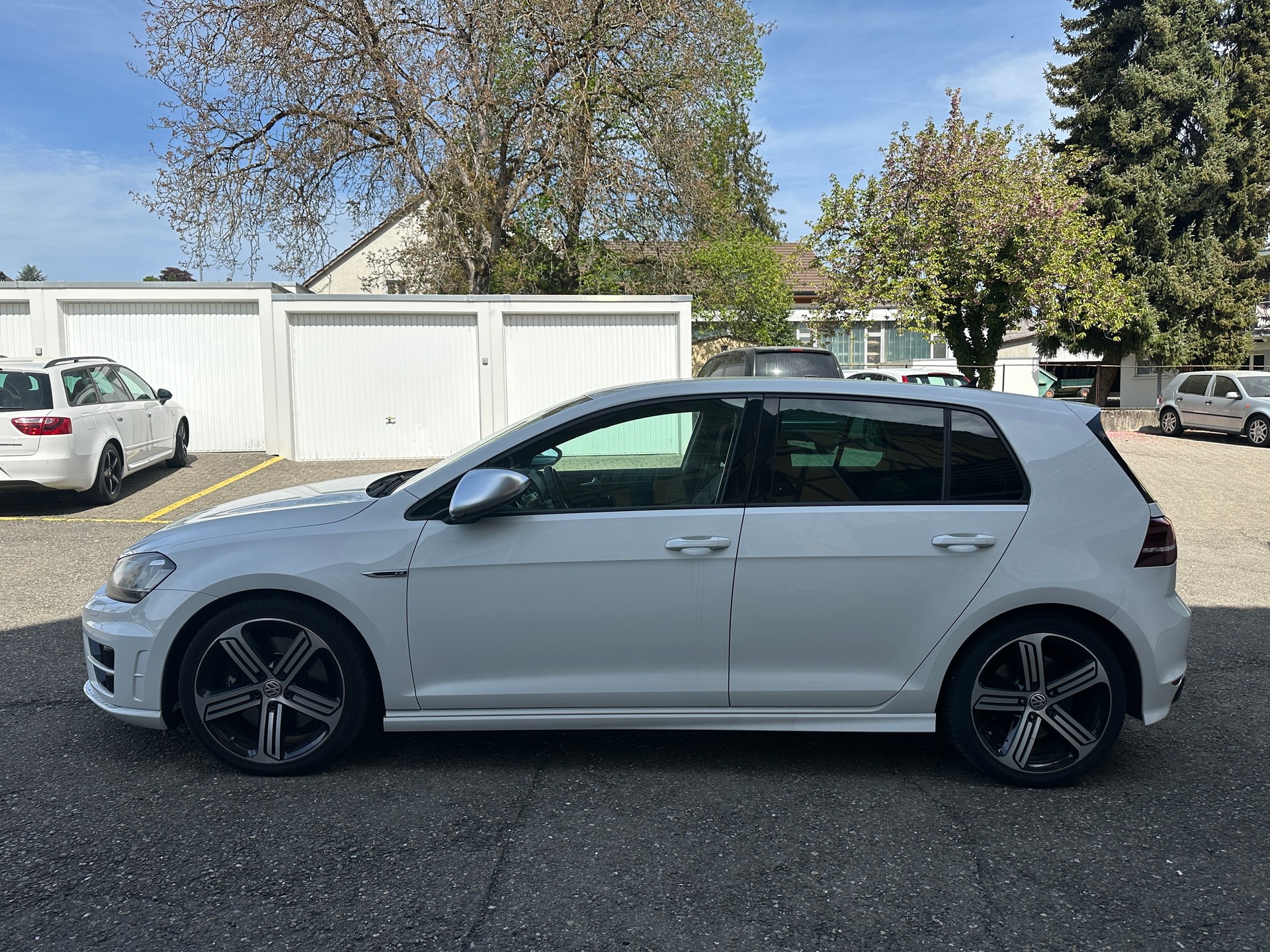 VW Golf 2.0 TSI R 4Motion DSG-image-3