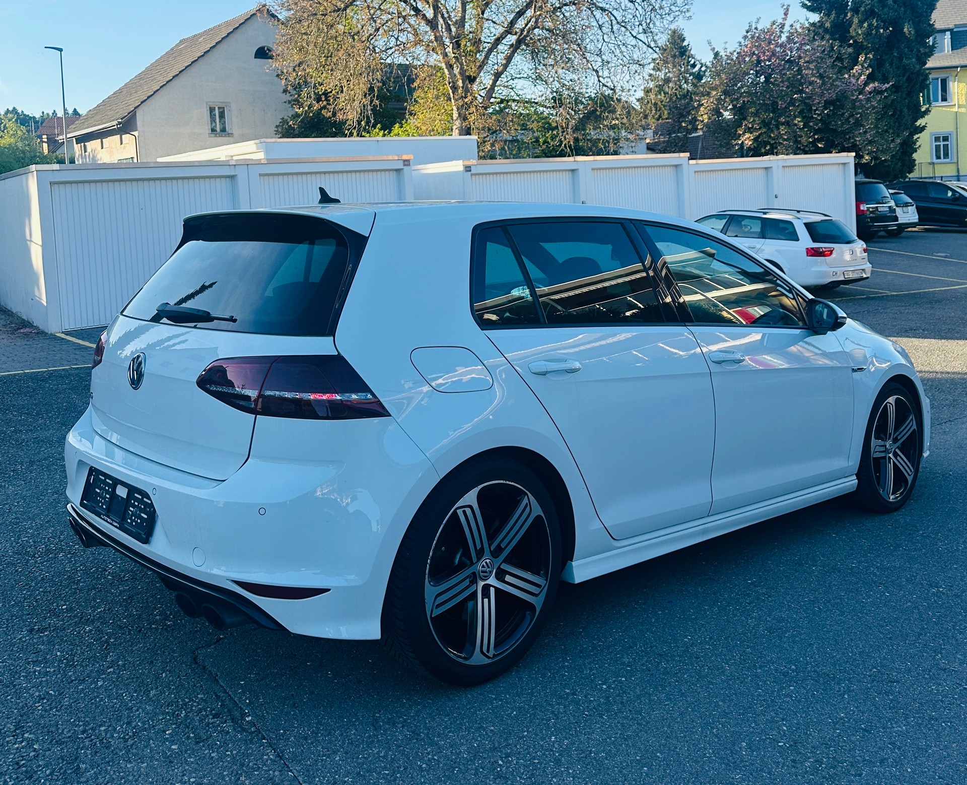 VW Golf 2.0 TSI R 4Motion DSG-image-7
