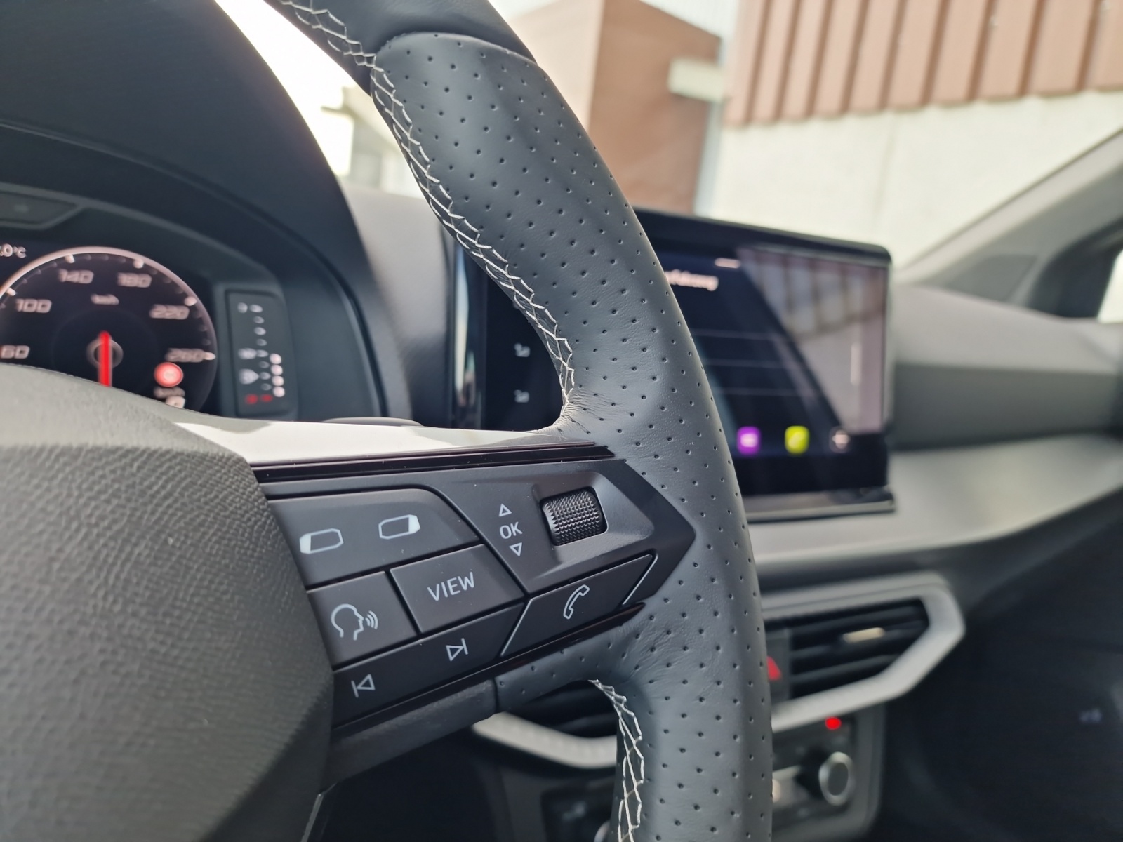 SEAT Arona 1.0 EcoTSI FR DSG NEW Model 2026-image-15