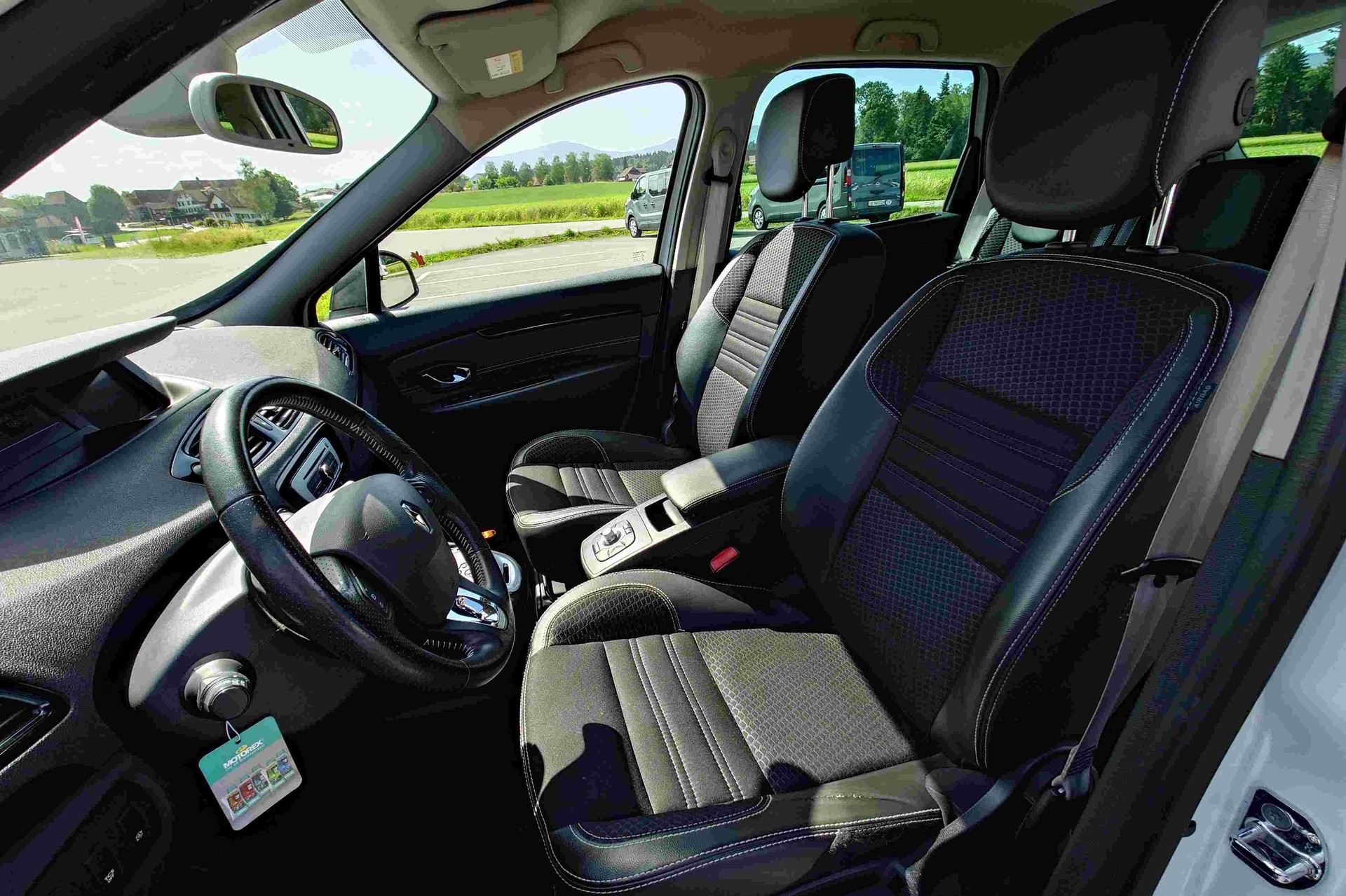 RENAULT Scénic 1.2 TCe 130 Bose S/S-image-9