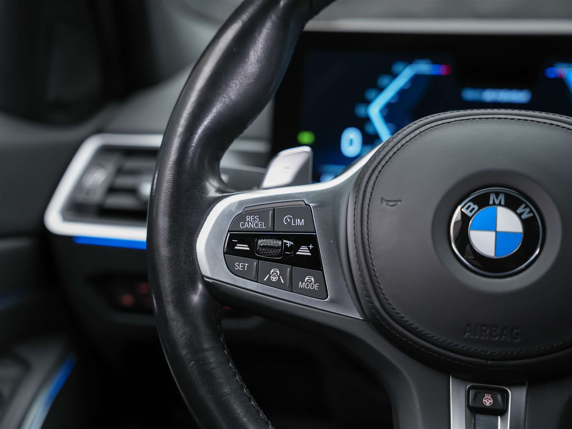 BMW 320d xDrive Steptronic M Sport *Standheizung*Abstandsregler*Lenkradheizung*-image-26