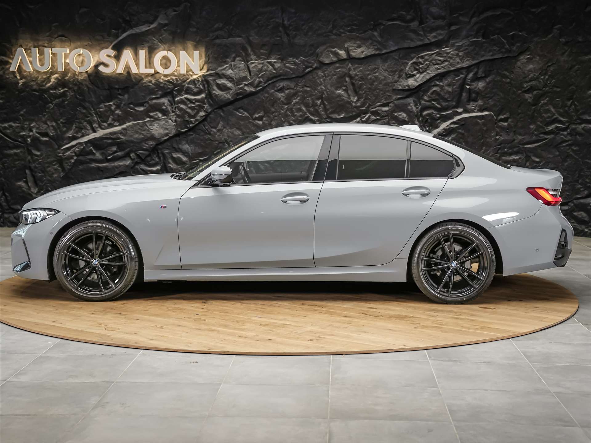 BMW 320d xDrive Steptronic M Sport *Standheizung*Abstandsregler*Lenkradheizung*-showroom-element-2