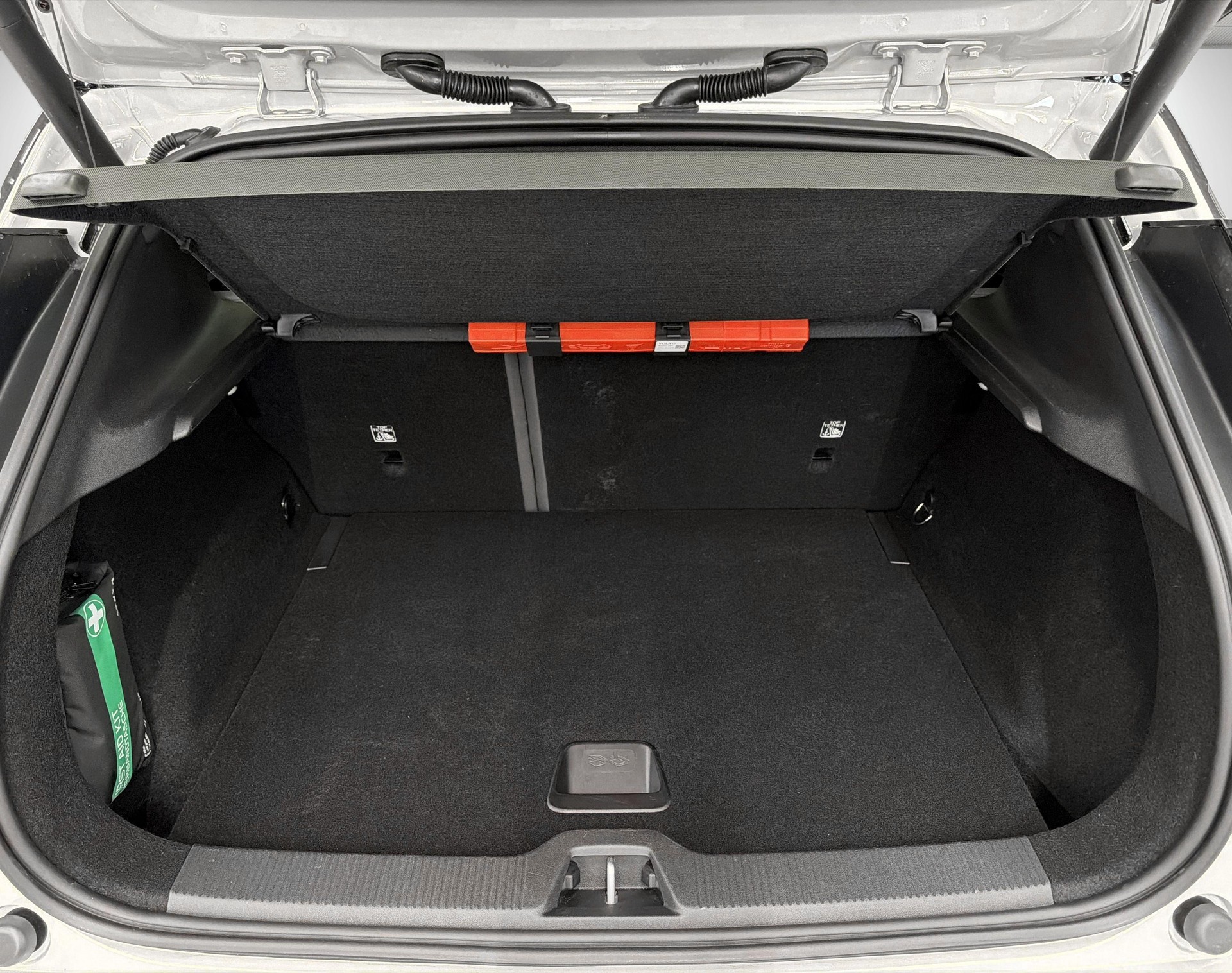 VOLVO EX 30 CC E60 Twin Performance A-image-10