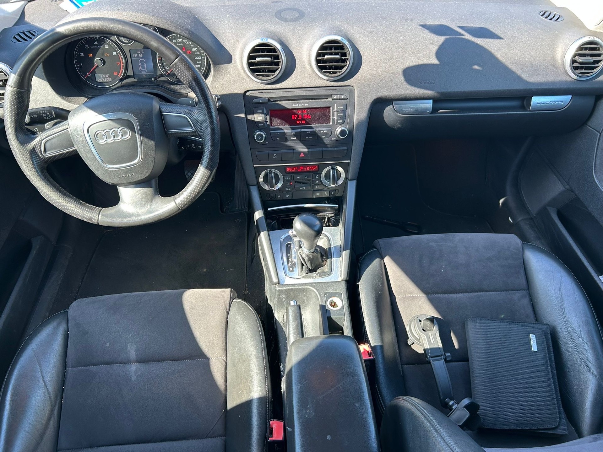 AUDI A3 Sportback 2.0 TFSI Ambition quattro S-tronic-image-6