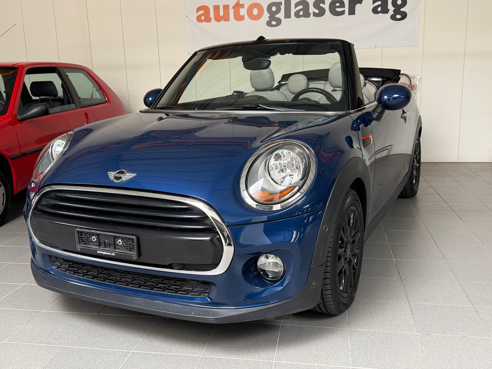 MINI Cooper Cabriolet Steptronic-showroom-element-1