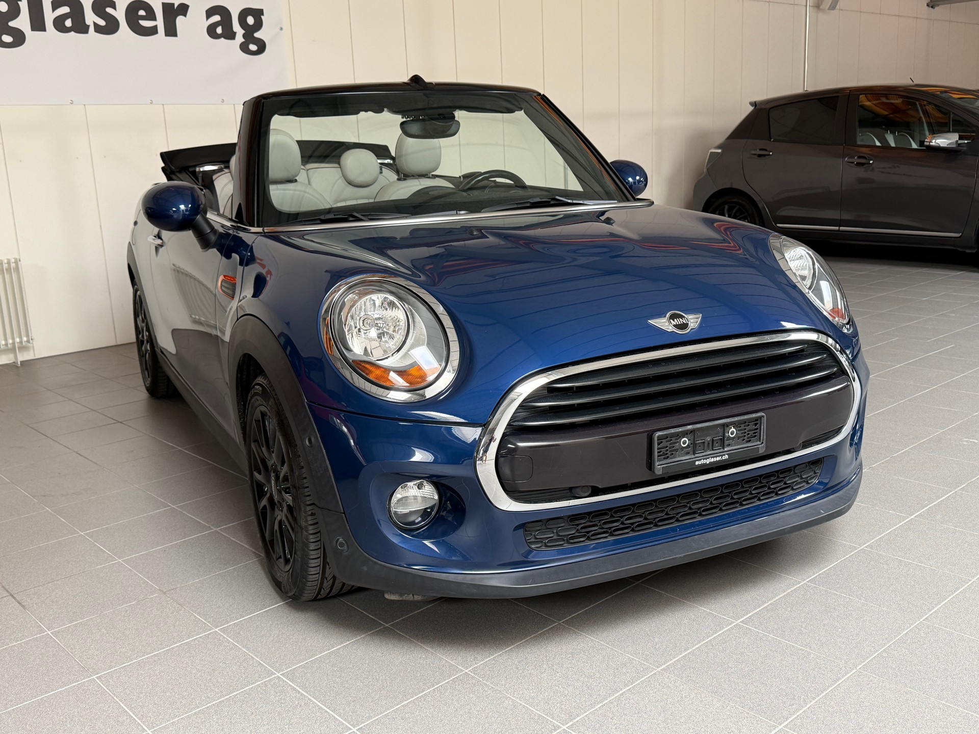 MINI Cooper Cabriolet Steptronic-showroom-element-3