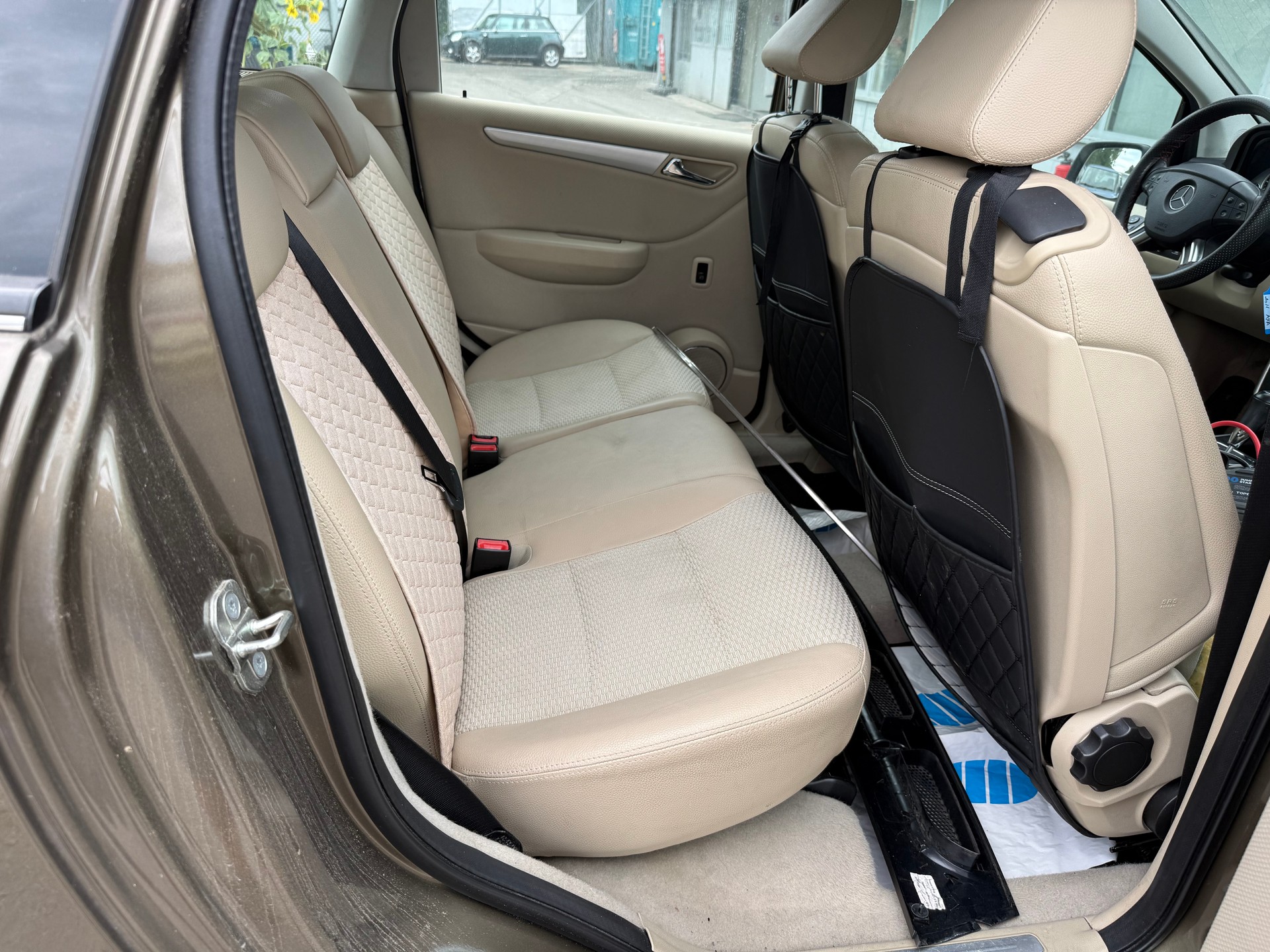 MERCEDES-BENZ B 180 Selection Autotronic-image-8