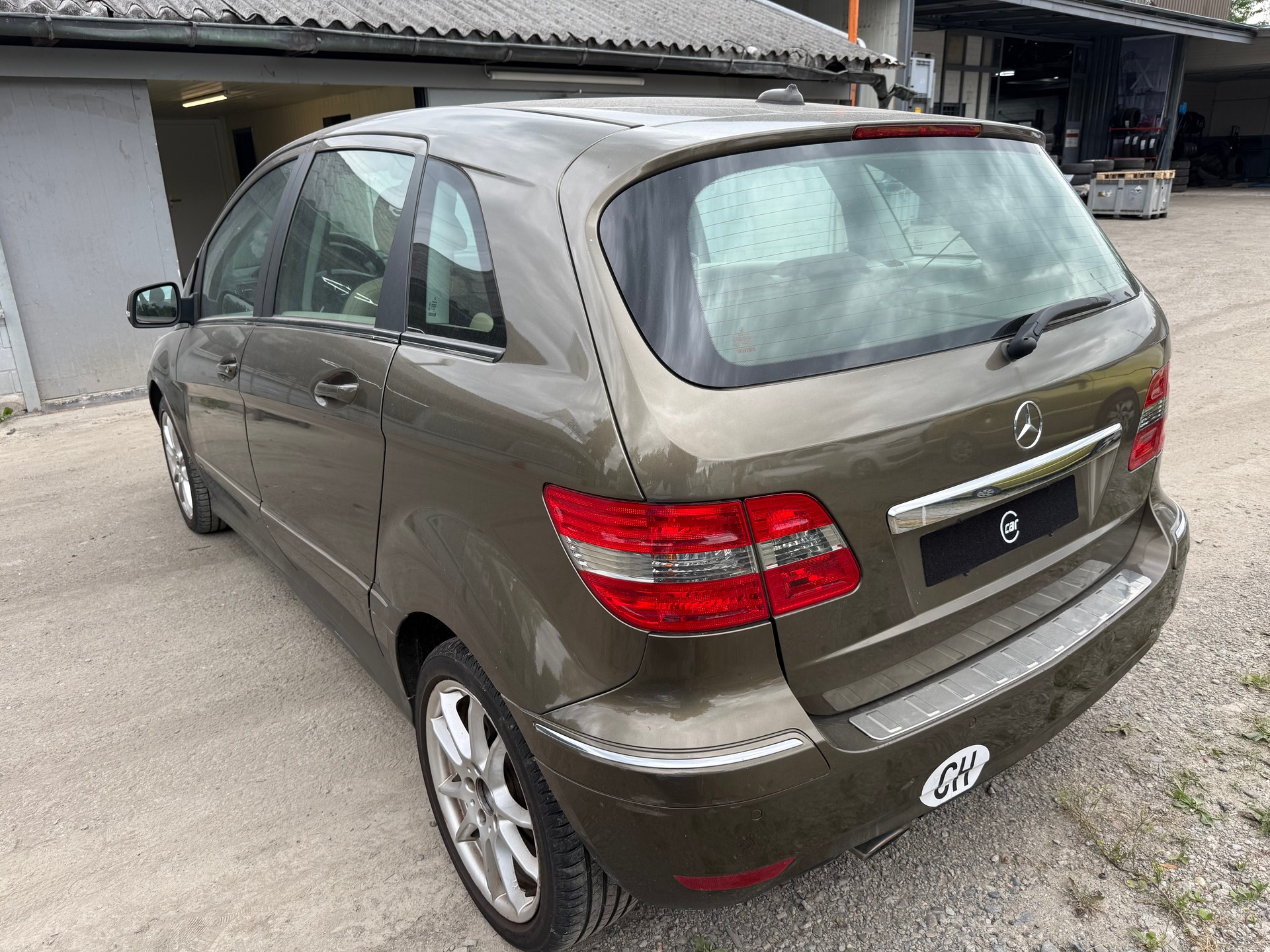 MERCEDES-BENZ B 180 Selection Autotronic-image-3