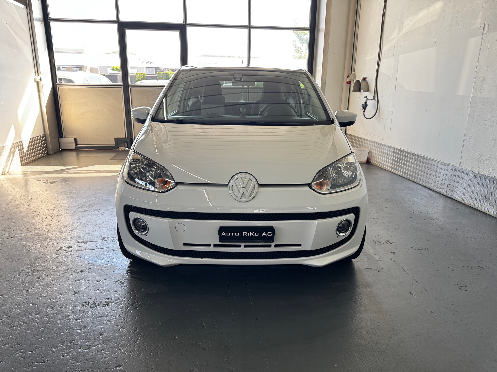 VW Up 1.0 move up-showroom-element-3