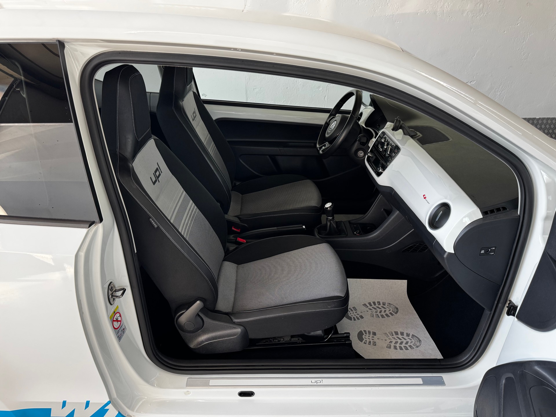 VW Up 1.0 move up-image-17