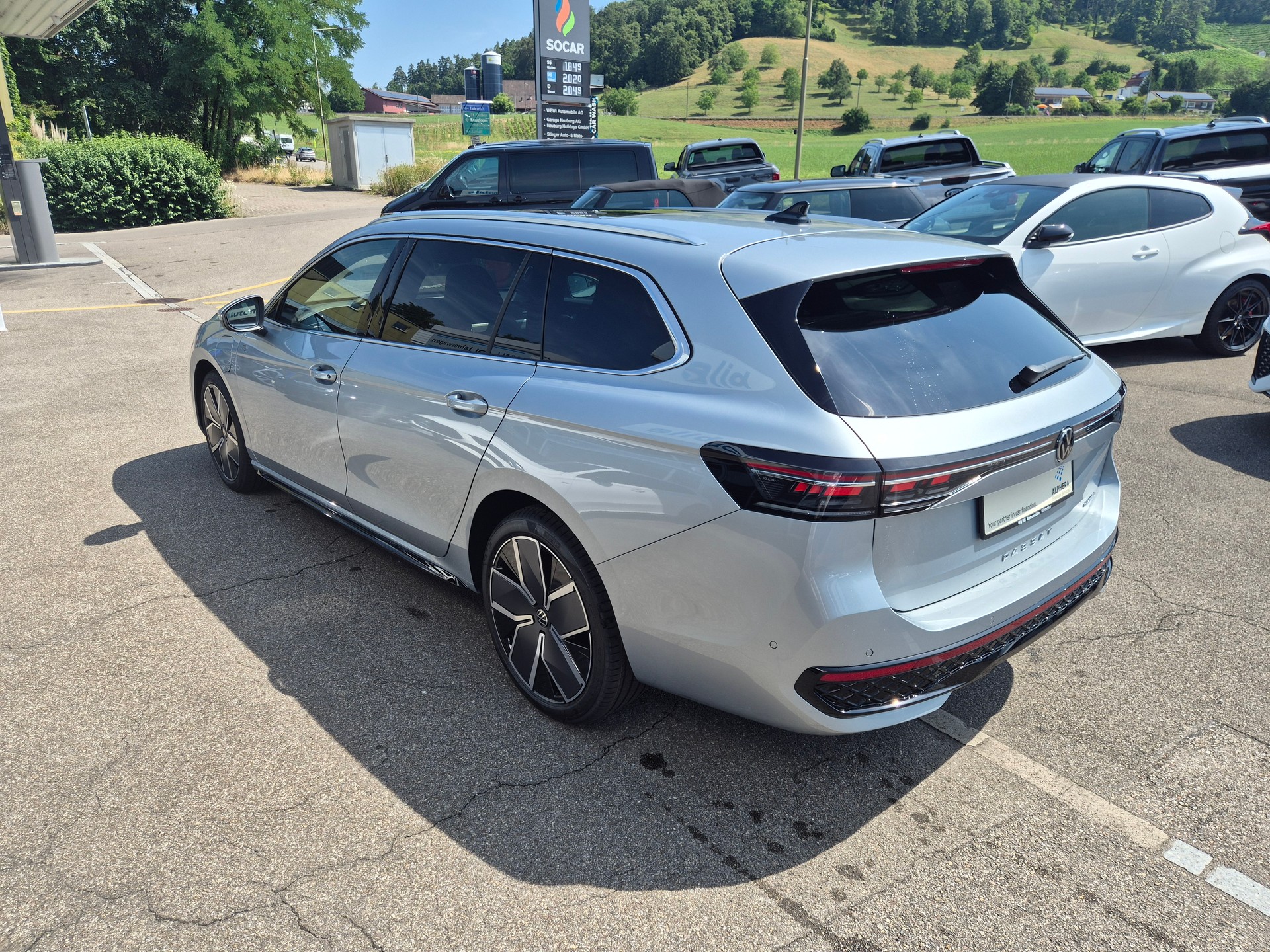 VW Passat Variant 1.5 TSI evo2 Plug-In- Hybrid R-Line DSG-image-6