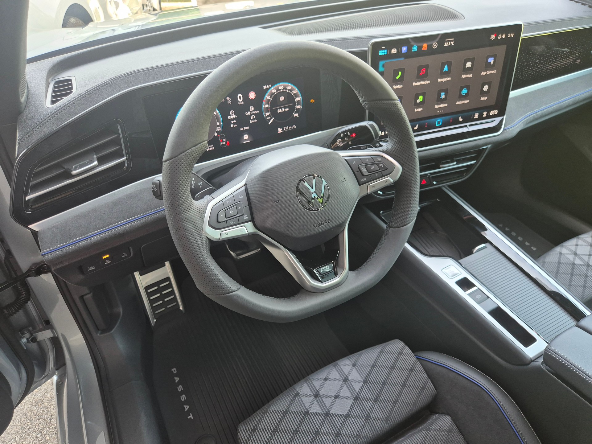 VW Passat Variant 1.5 TSI evo2 Plug-In- Hybrid R-Line DSG-image-13