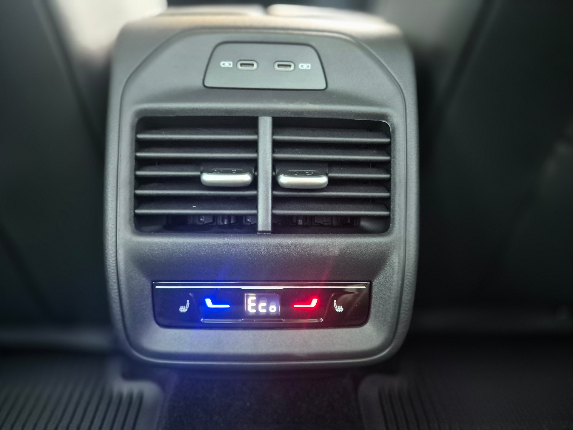 VW Passat Variant 1.5 TSI evo2 Plug-In- Hybrid R-Line DSG-image-18