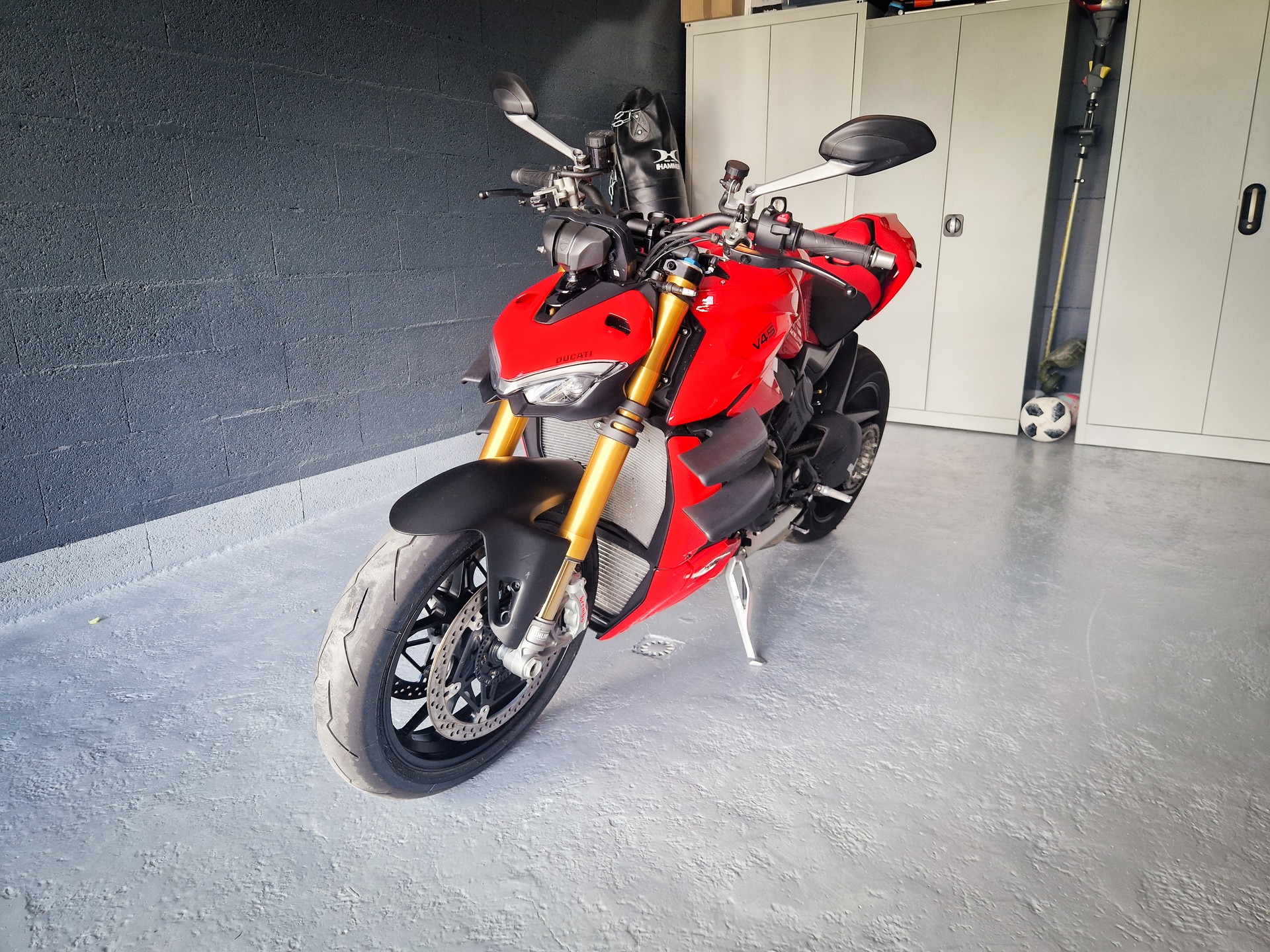 DUCATI ZDM4F00AAPB001515-image-1