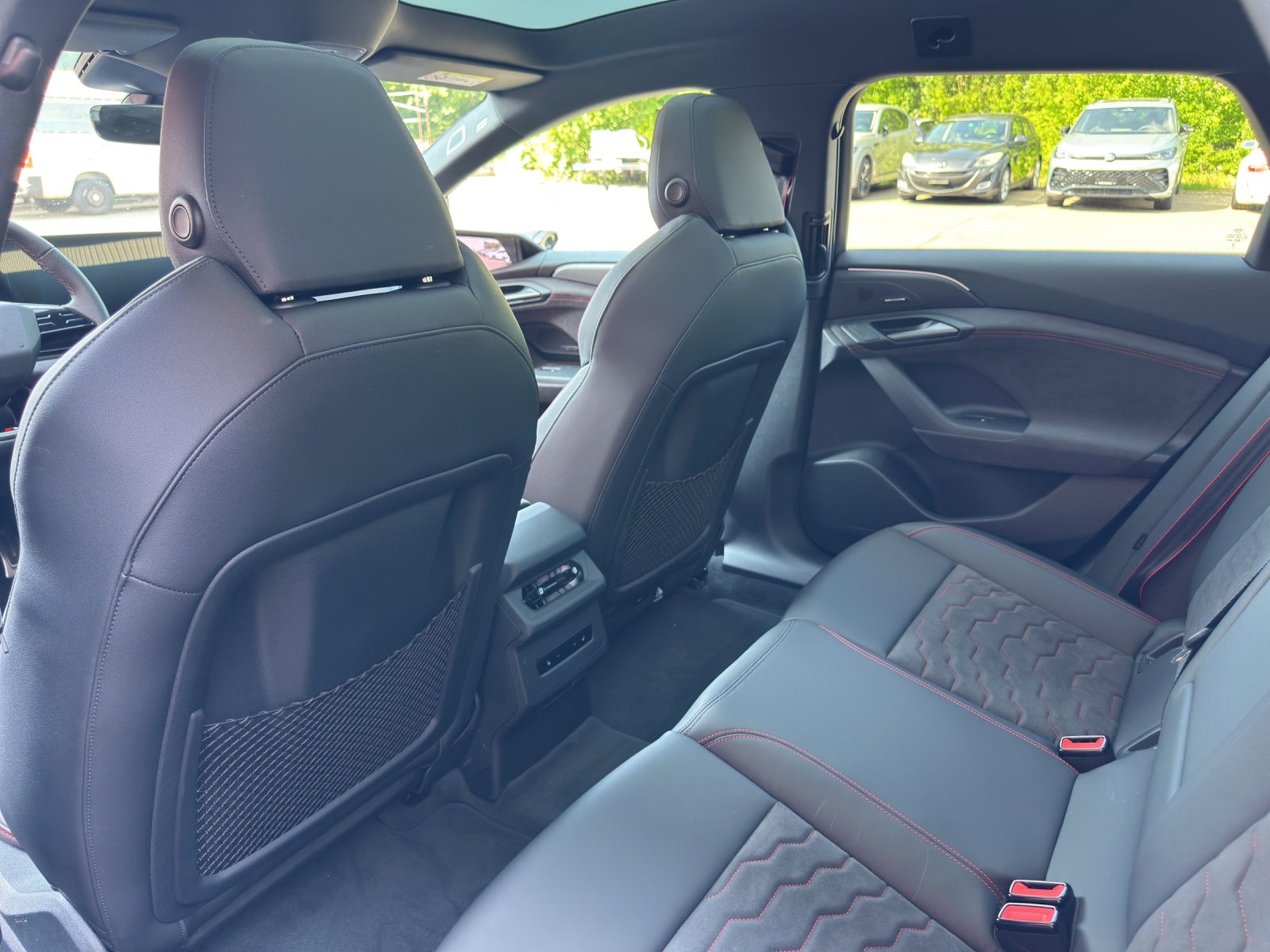 AUDI S6 Avant e-tron quattro-image-18