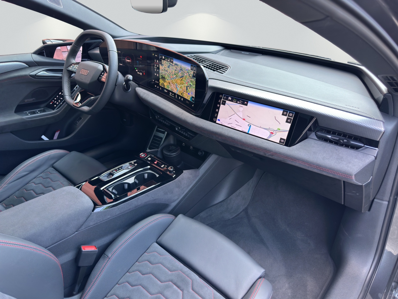 AUDI S6 Avant e-tron quattro-image-6