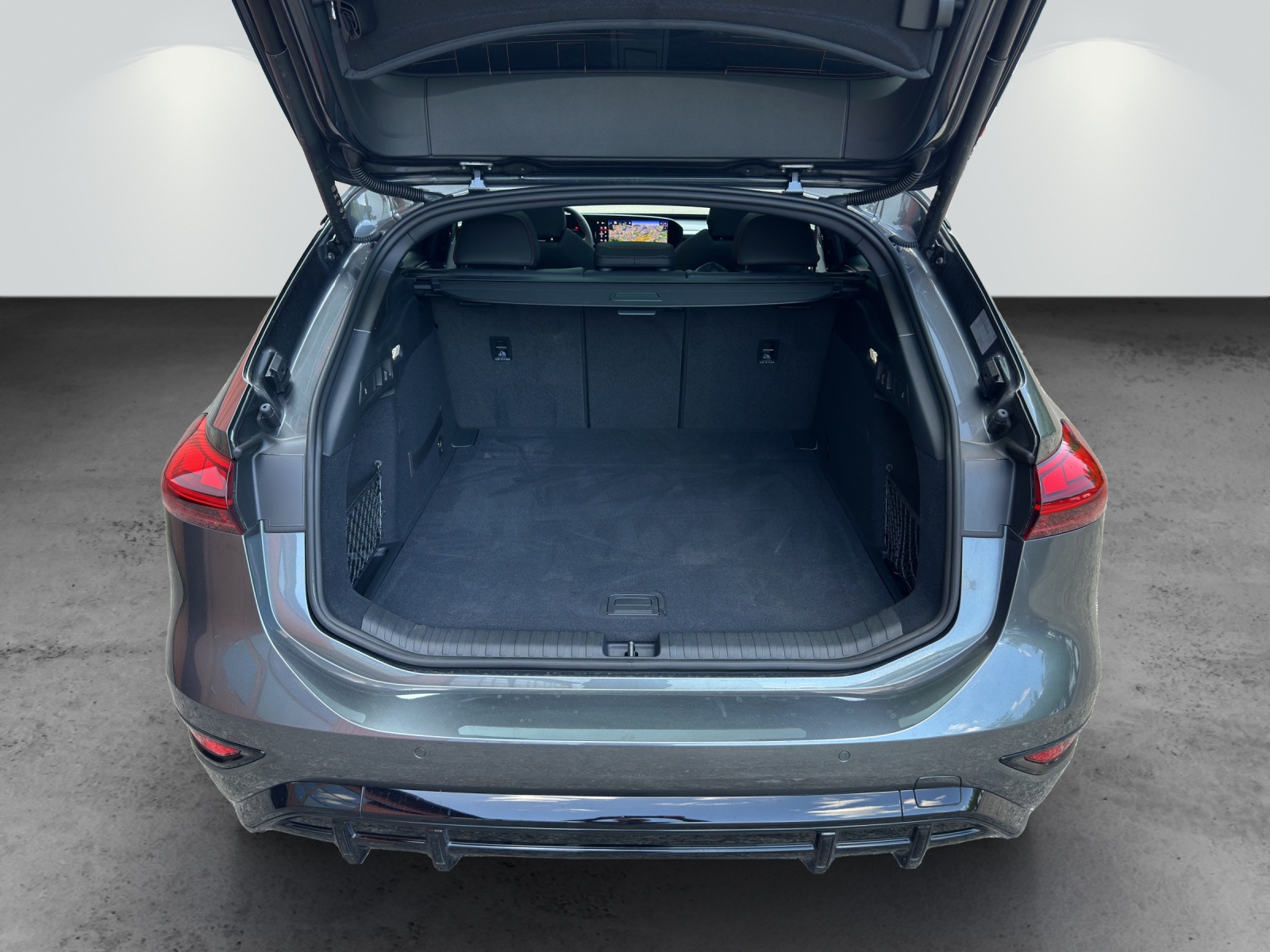 AUDI S6 Avant e-tron quattro-image-8