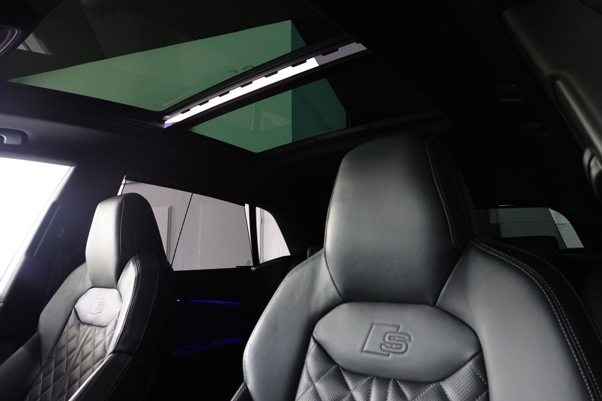 AUDI SQ8 TFSI QUATTRO TIPTRONIC CH-FZ MY23-image-33