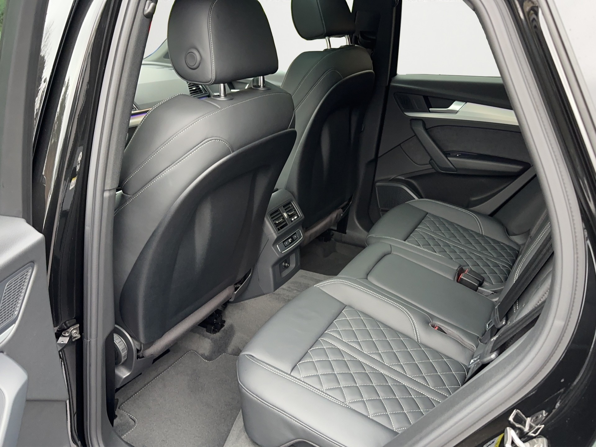AUDI Q5 40 TDI S-Line quattro Black Edition 4x4 Leder / Head Up / Panoramadach-image-12