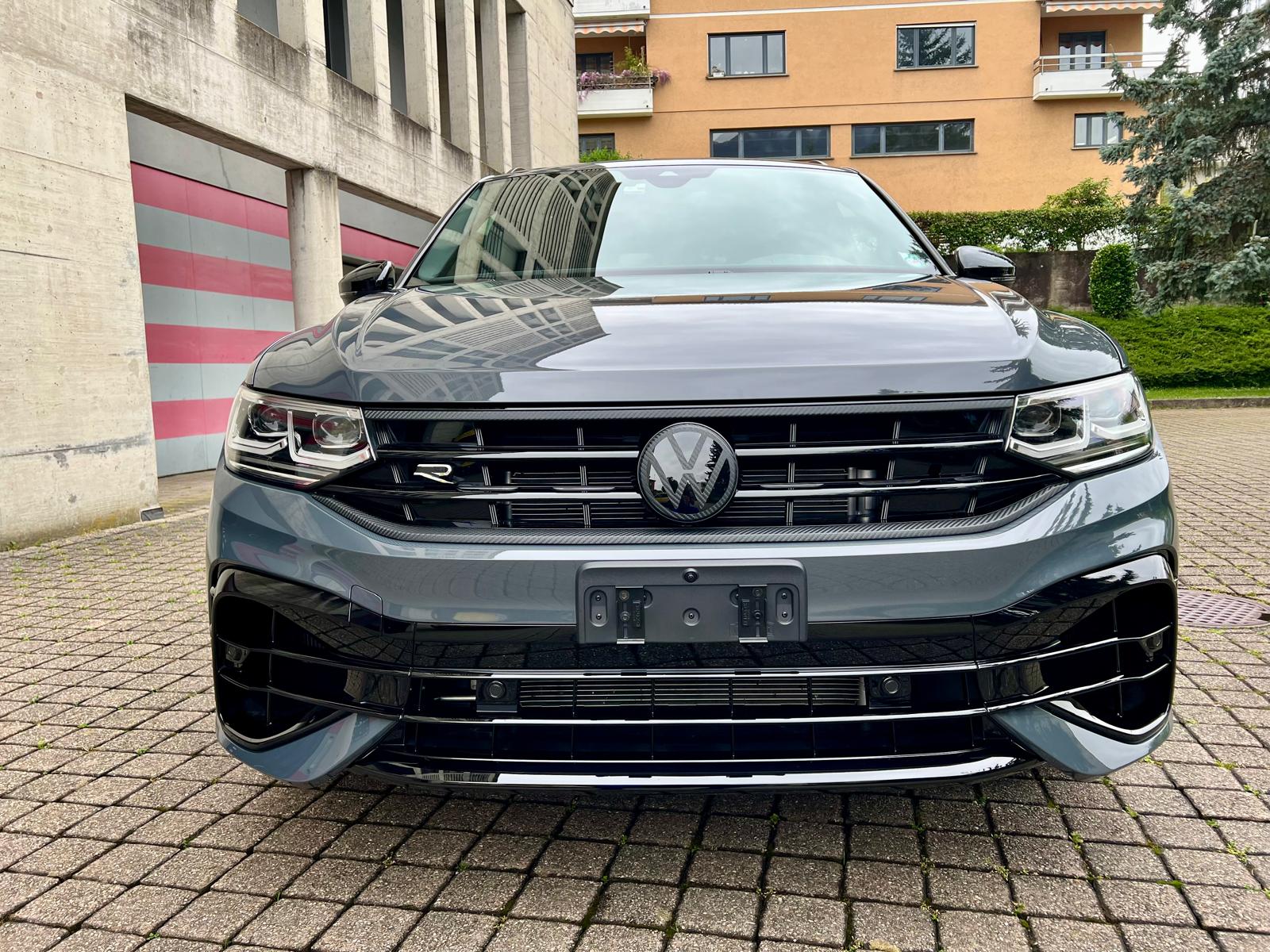 VW Tiguan 2.0TSI R 4Motion DSG-showroom-element-1
