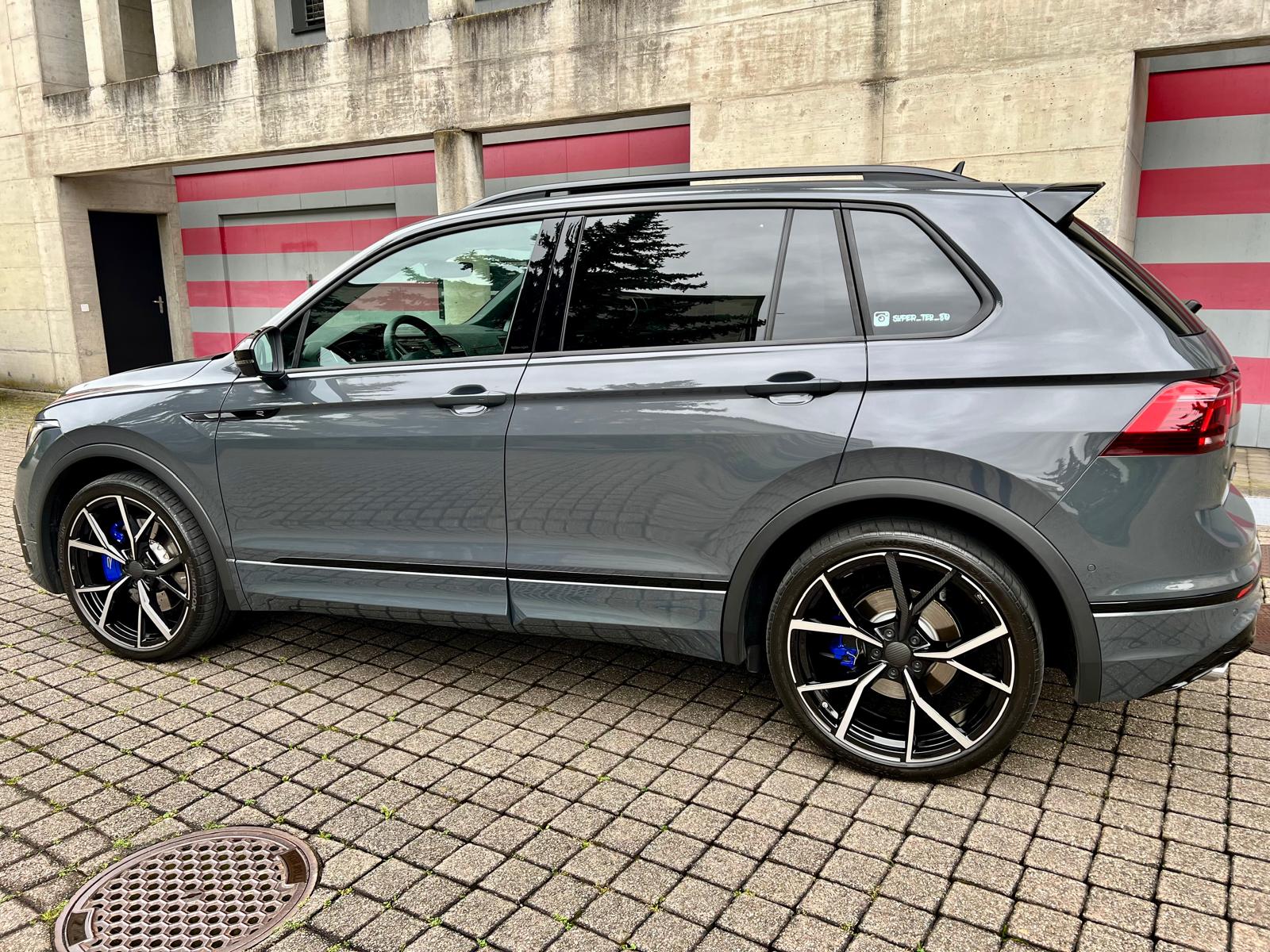 VW Tiguan 2.0TSI R 4Motion DSG-showroom-element-3