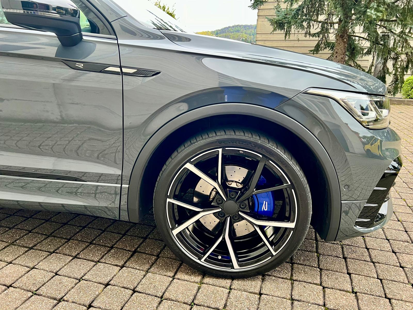 VW Tiguan 2.0TSI R 4Motion DSG-image-6