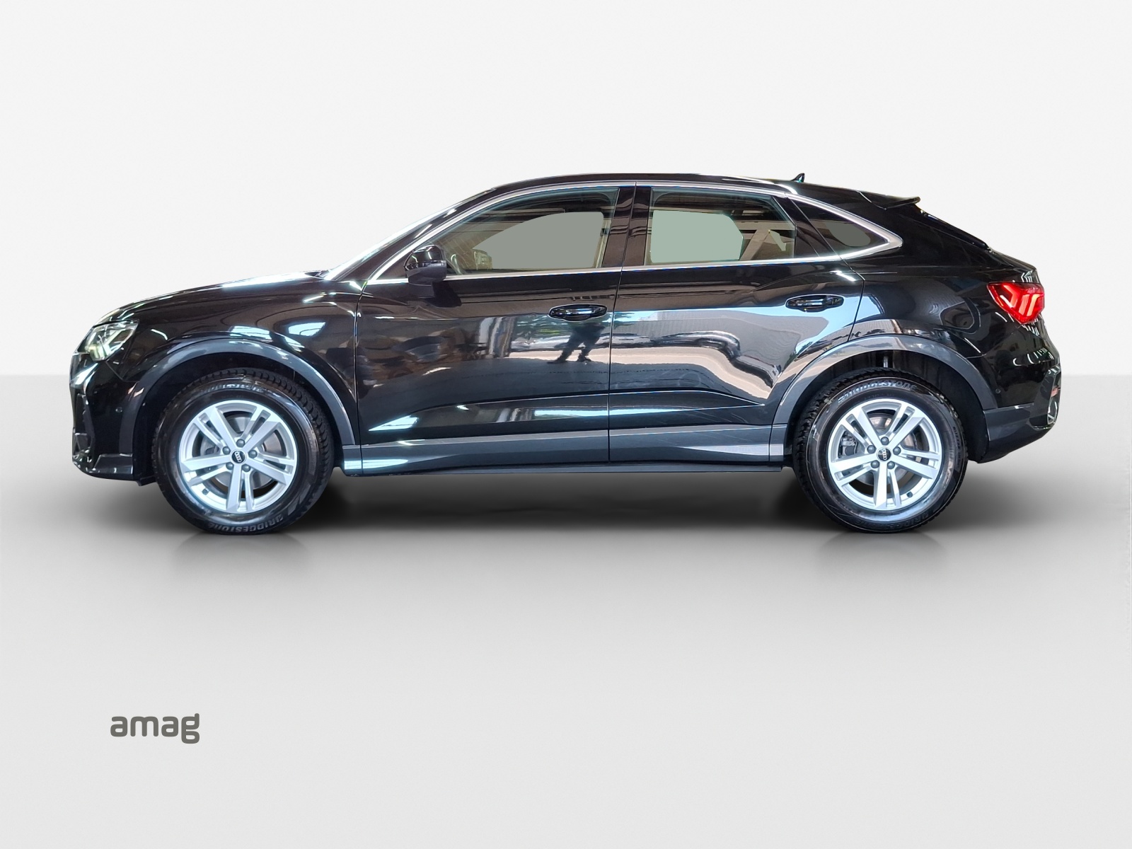 AUDI Q3 Sportback 35 TFSI Attraction S-tronic-showroom-element-1