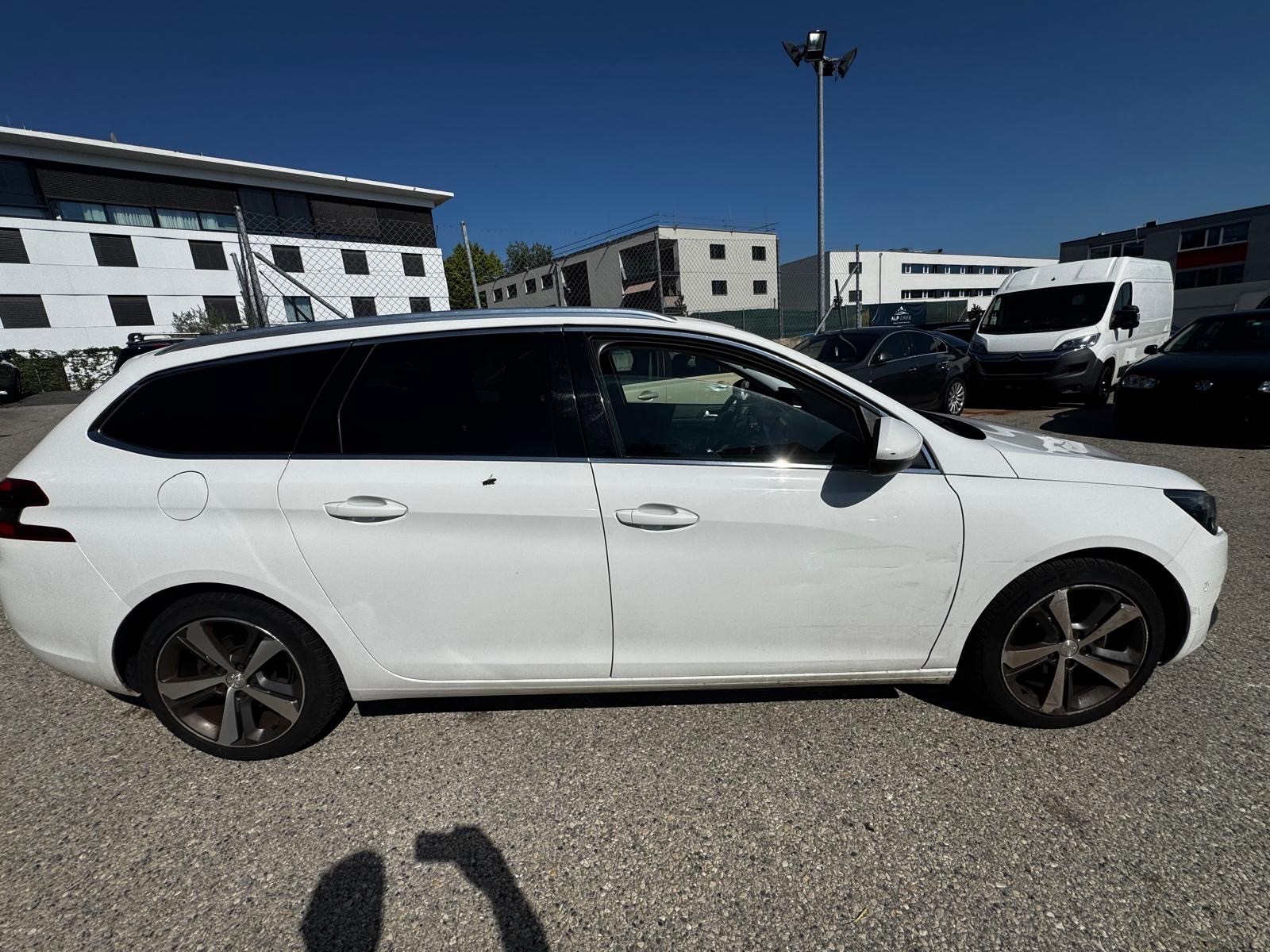 PEUGEOT 308 SW 1.2 THP Active-image-5
