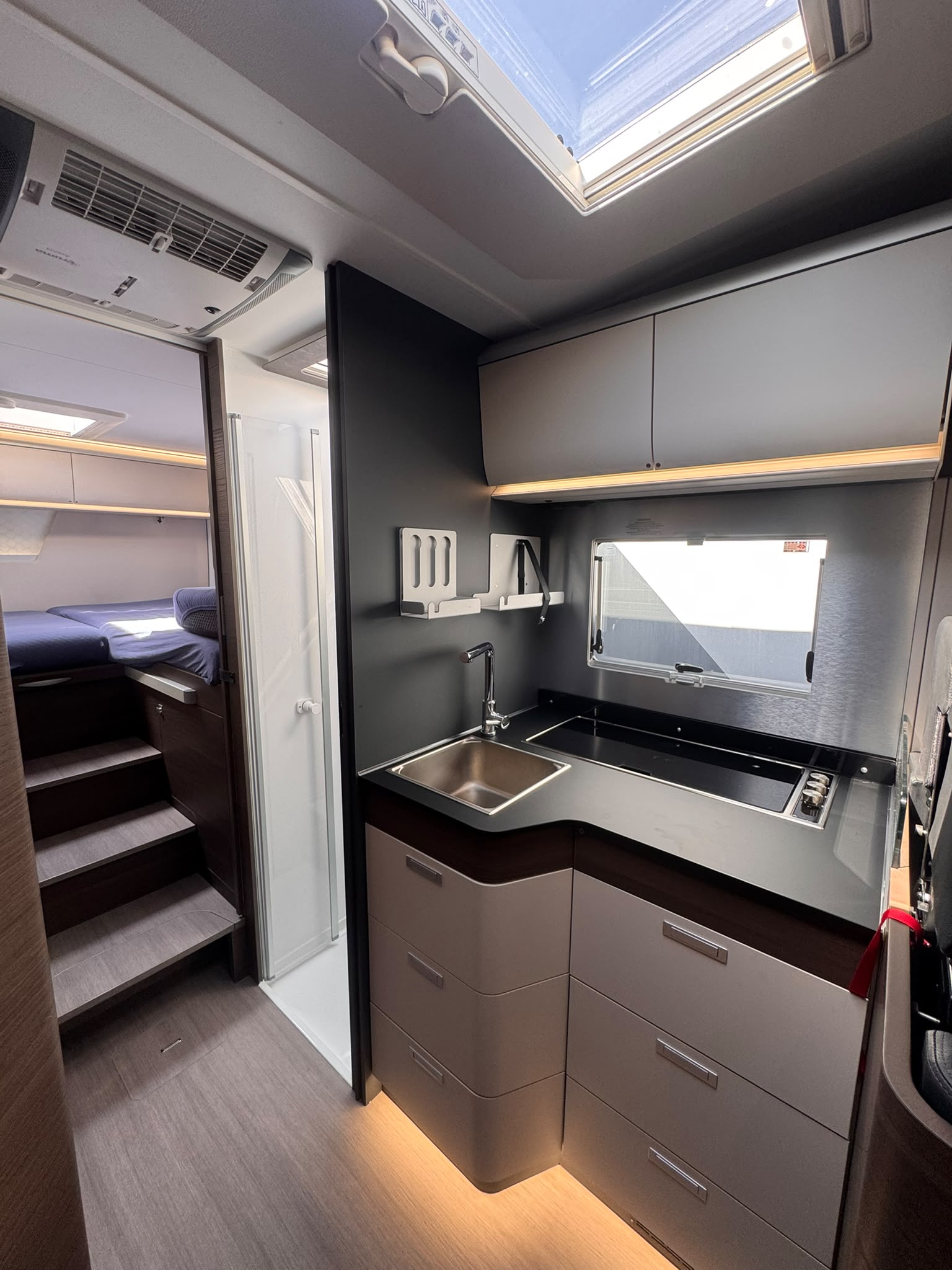ADRIA Mercedes Benz Matrix Supreme 670 SL-image-7