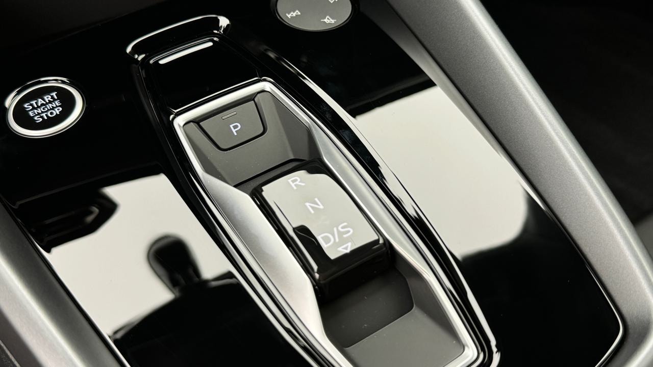 AUDI A3 Sportback TFSI 150 kW quattro S line S tronic-image-10