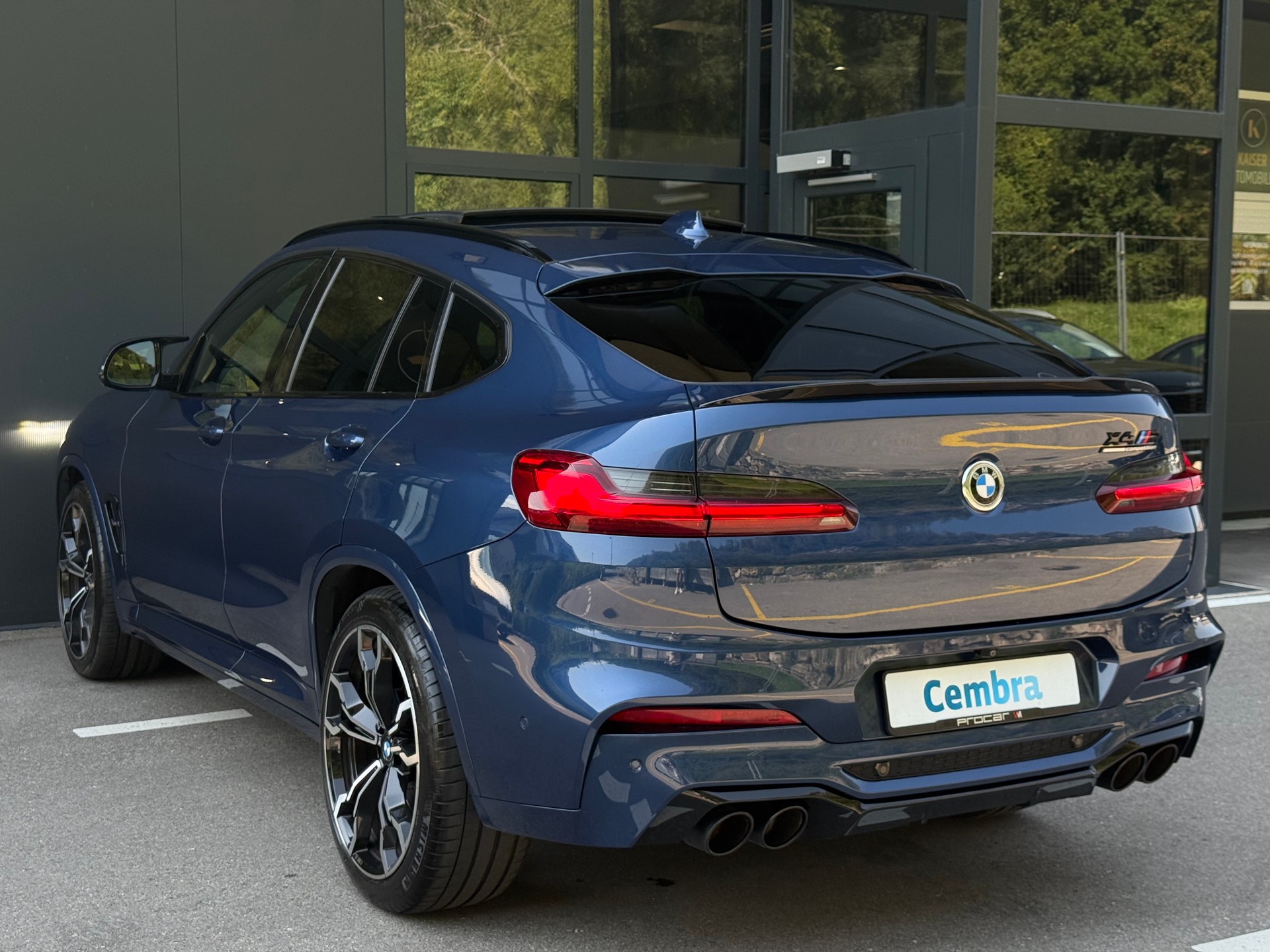 BMW X4M M Competition Steptronic-showroom-element-3