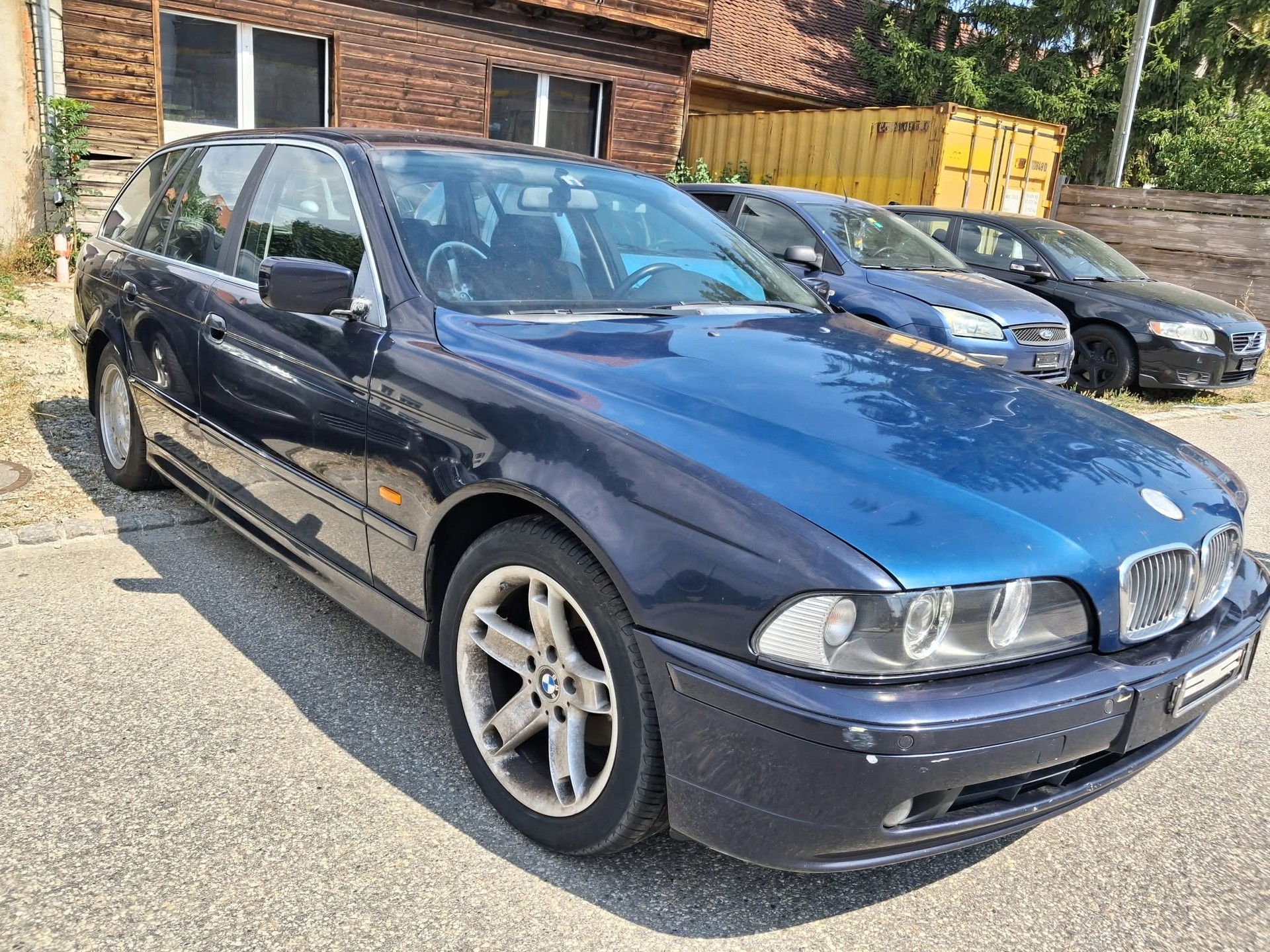 BMW 525i-image-2