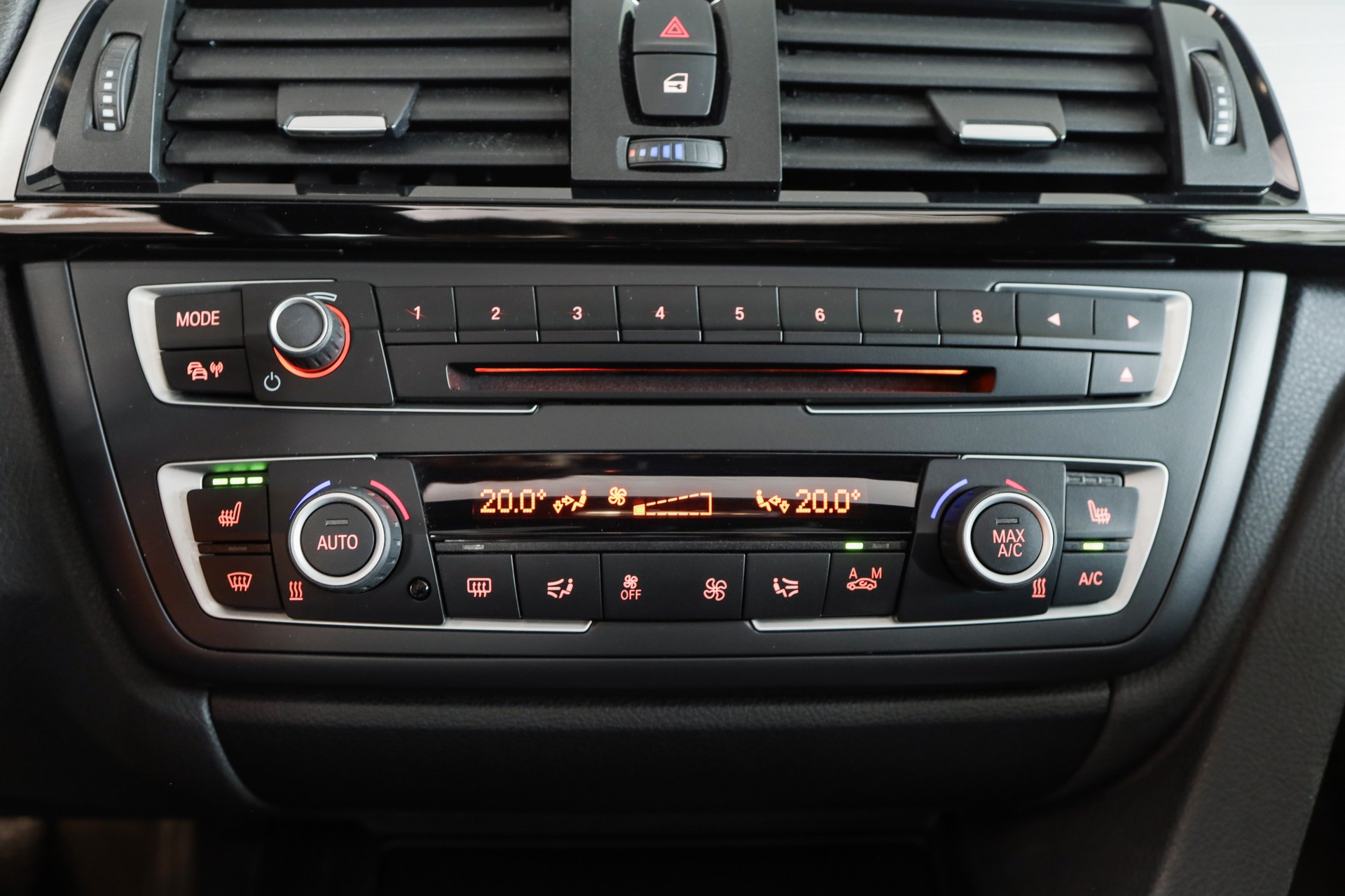 BMW 335i xDrive Touring Sport Line Steptronic-image-13