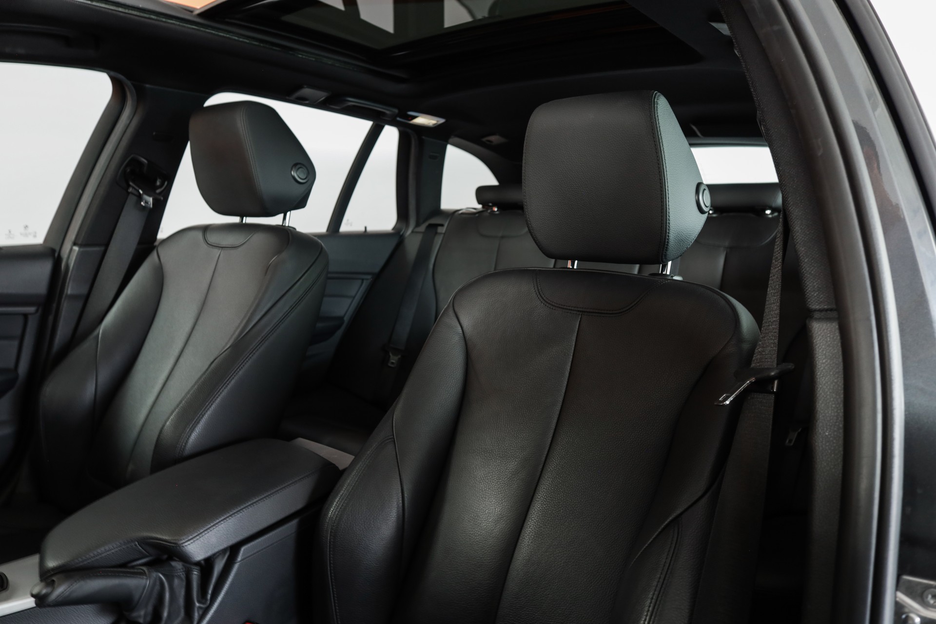 BMW 335i xDrive Touring Sport Line Steptronic-image-8