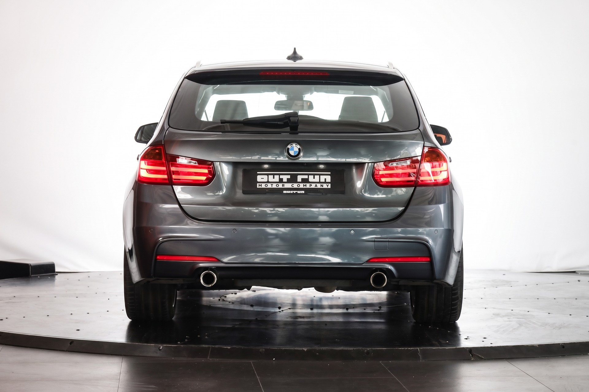 BMW 335i xDrive Touring Sport Line Steptronic-showroom-element-2