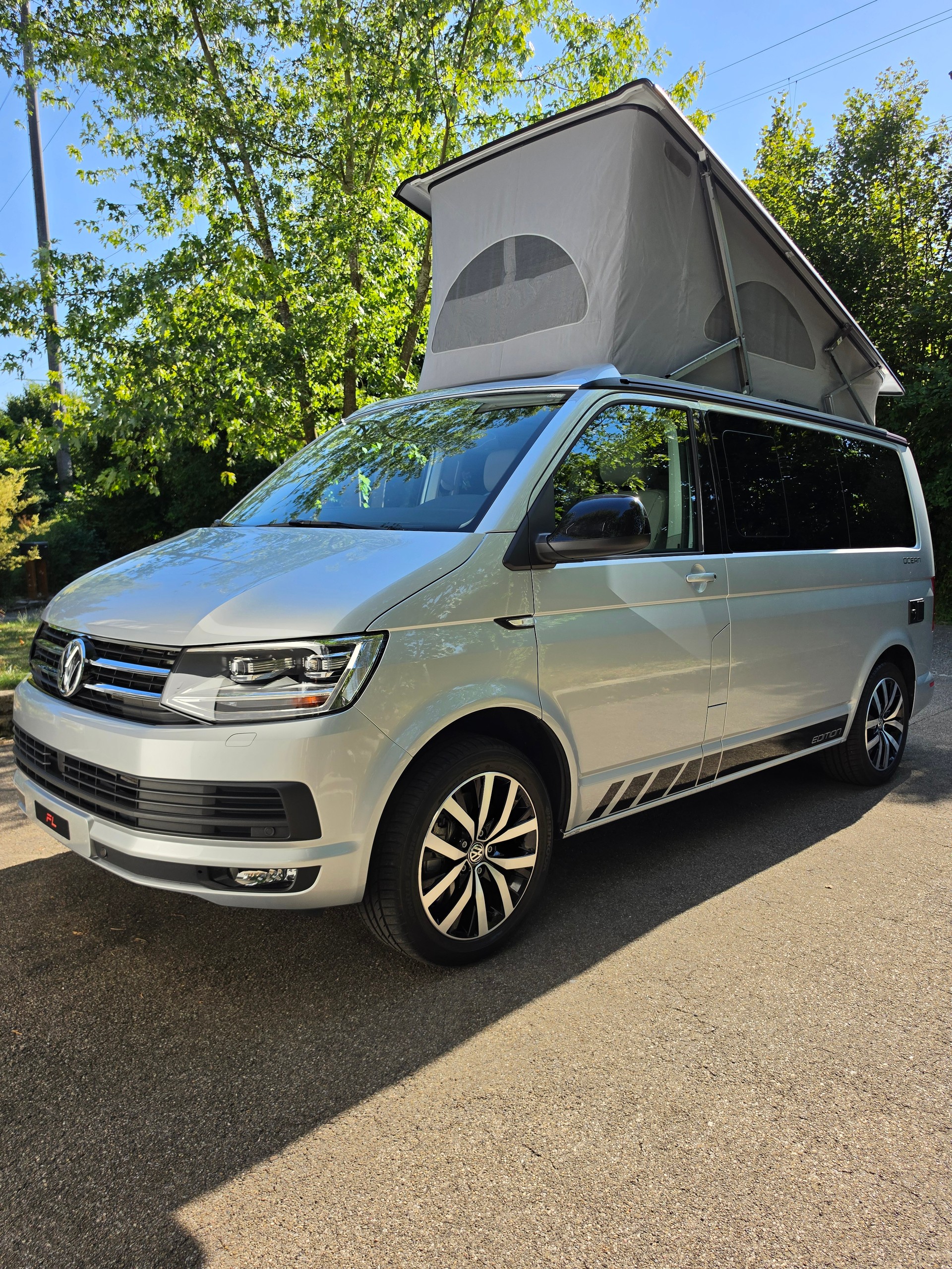 VW California 2.0 TDI 150 Ocean DSG, AHK, 8-fach bereift, Veloträger, Vorzelt, Bettsystem inkl. div. Zubehör