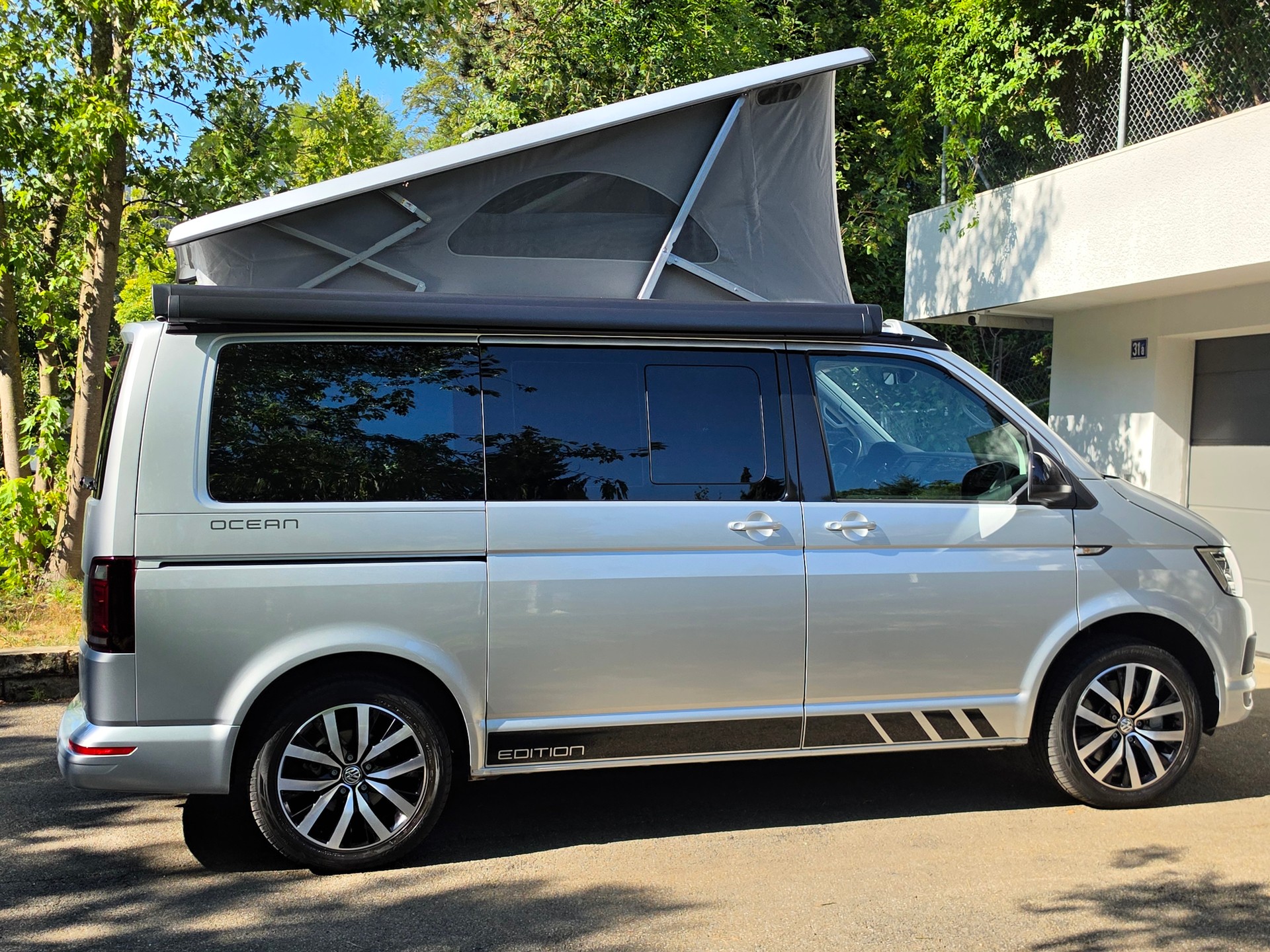 VW California 2.0 TDI 150 Ocean DSG, AHK, 8-fach bereift, Veloträger, Vorzelt, Bettsystem inkl. div. Zubehör-image-1
