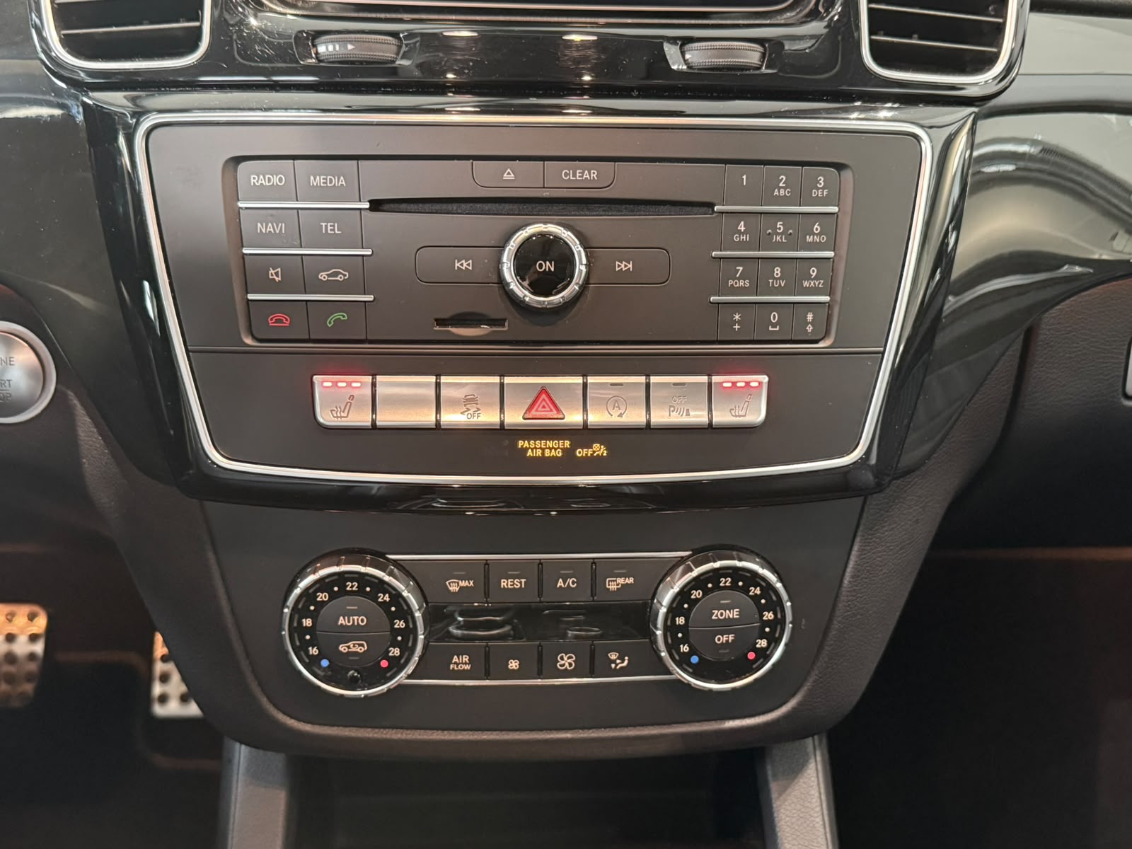 MERCEDES-BENZ GLS 350 d AMG Line 4Matic 9G-TRONIC-image-23