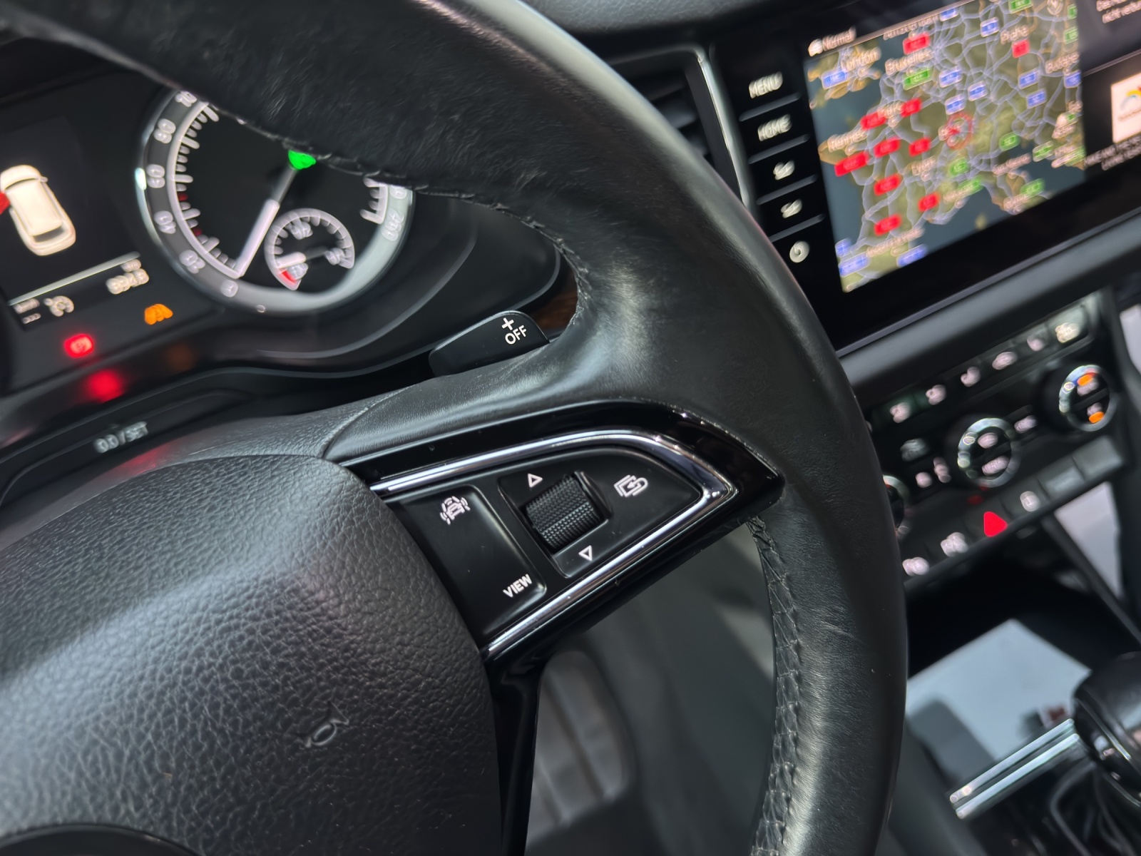 SKODA Kodiaq 2.0 TDI CR Scout 7-Plätze 4x4 DSG Vollausstattung-image-23