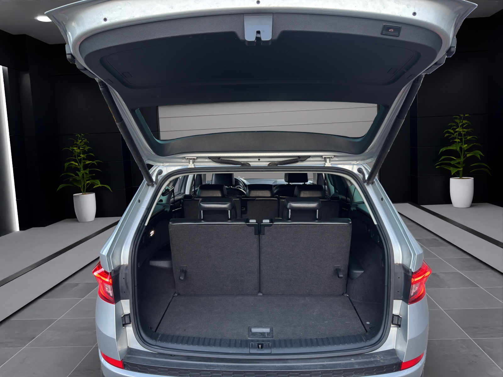 SKODA Kodiaq 2.0 TDI CR Scout 7-Plätze 4x4 DSG Vollausstattung-image-15