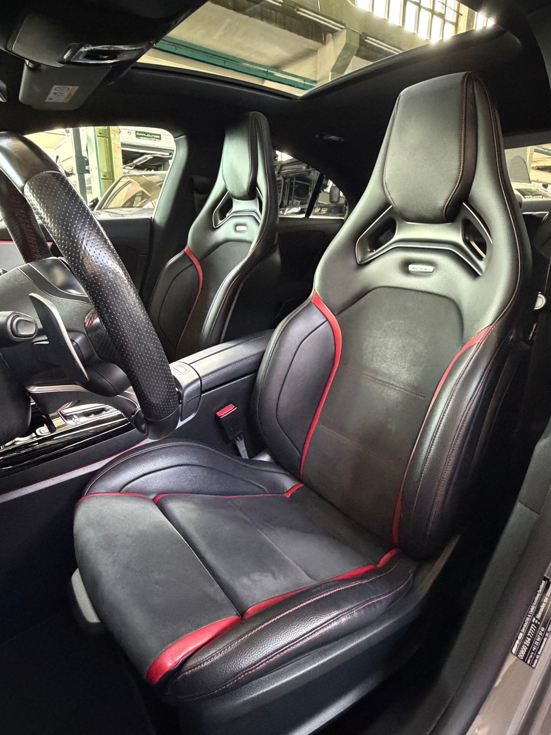 MERCEDES-BENZ CLA 45 S AMG 4Matic+ / 8G-DCT / Limousine-showroom-element-3